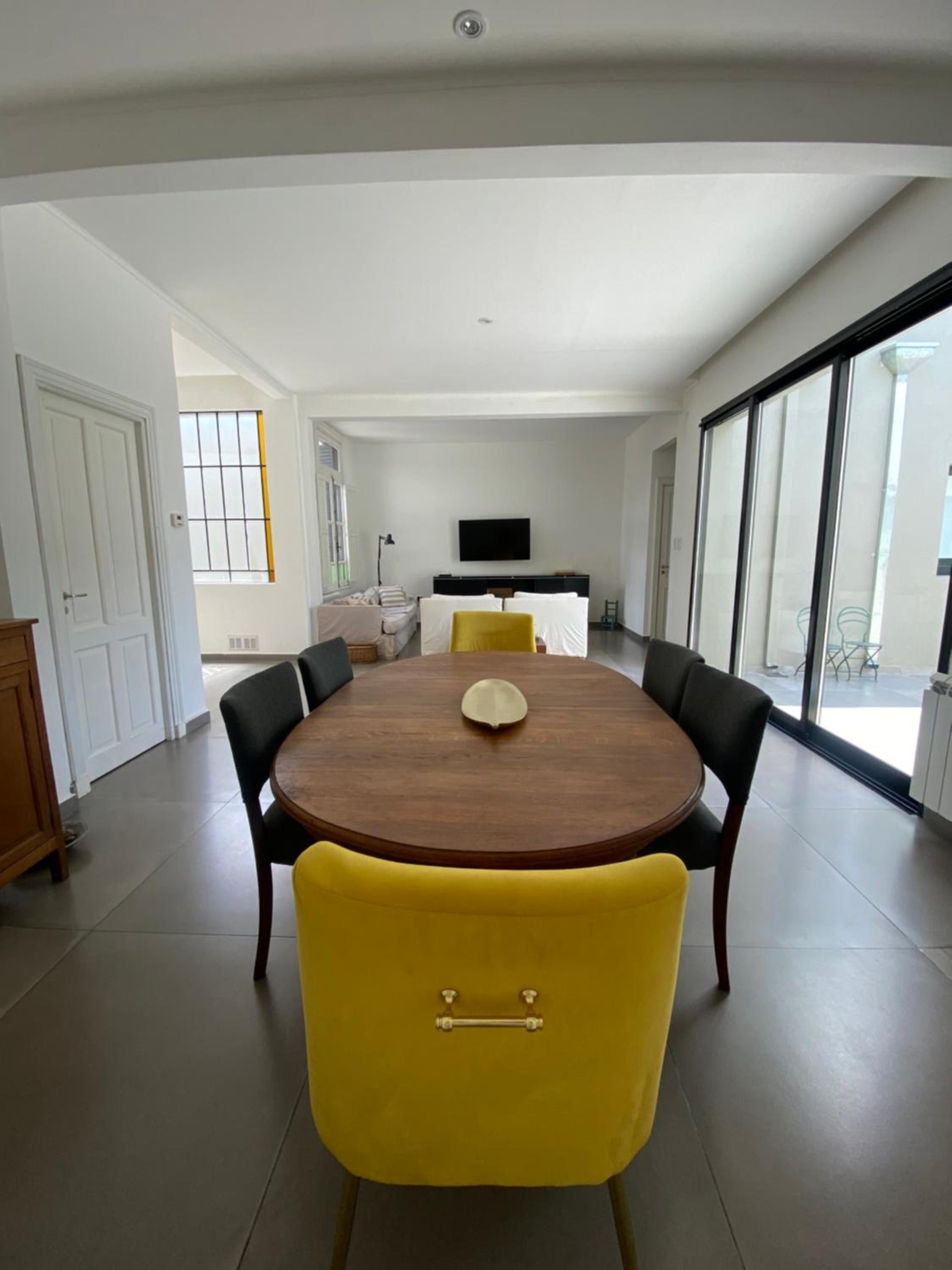 Casa céntrica con pileta y parrilla