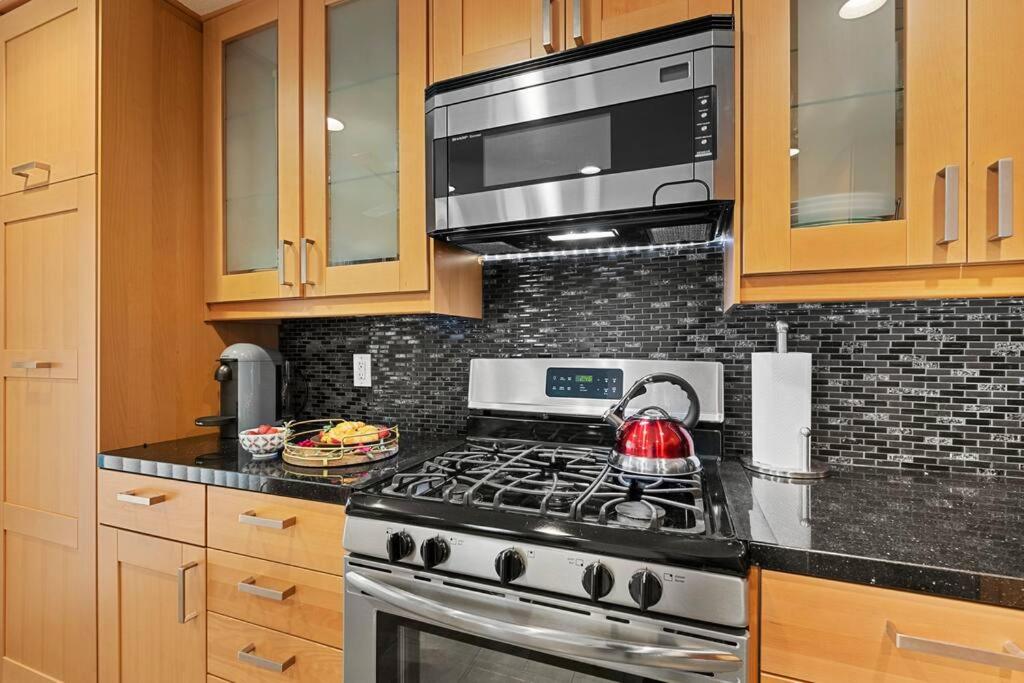 Poolside 2BR/2BA Pet Friendly Condo+Mountain View view 3