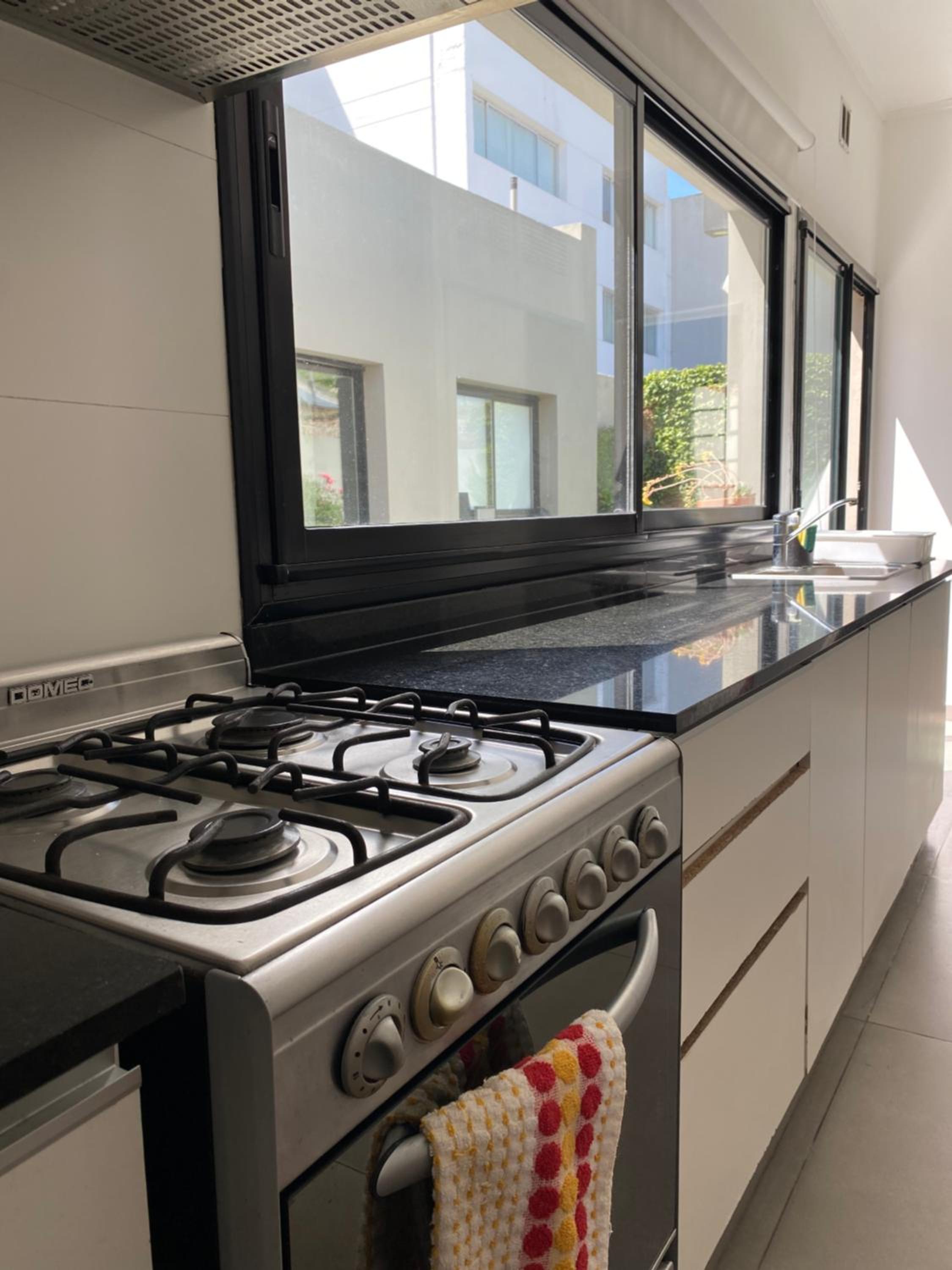 Casa céntrica con pileta y parrilla