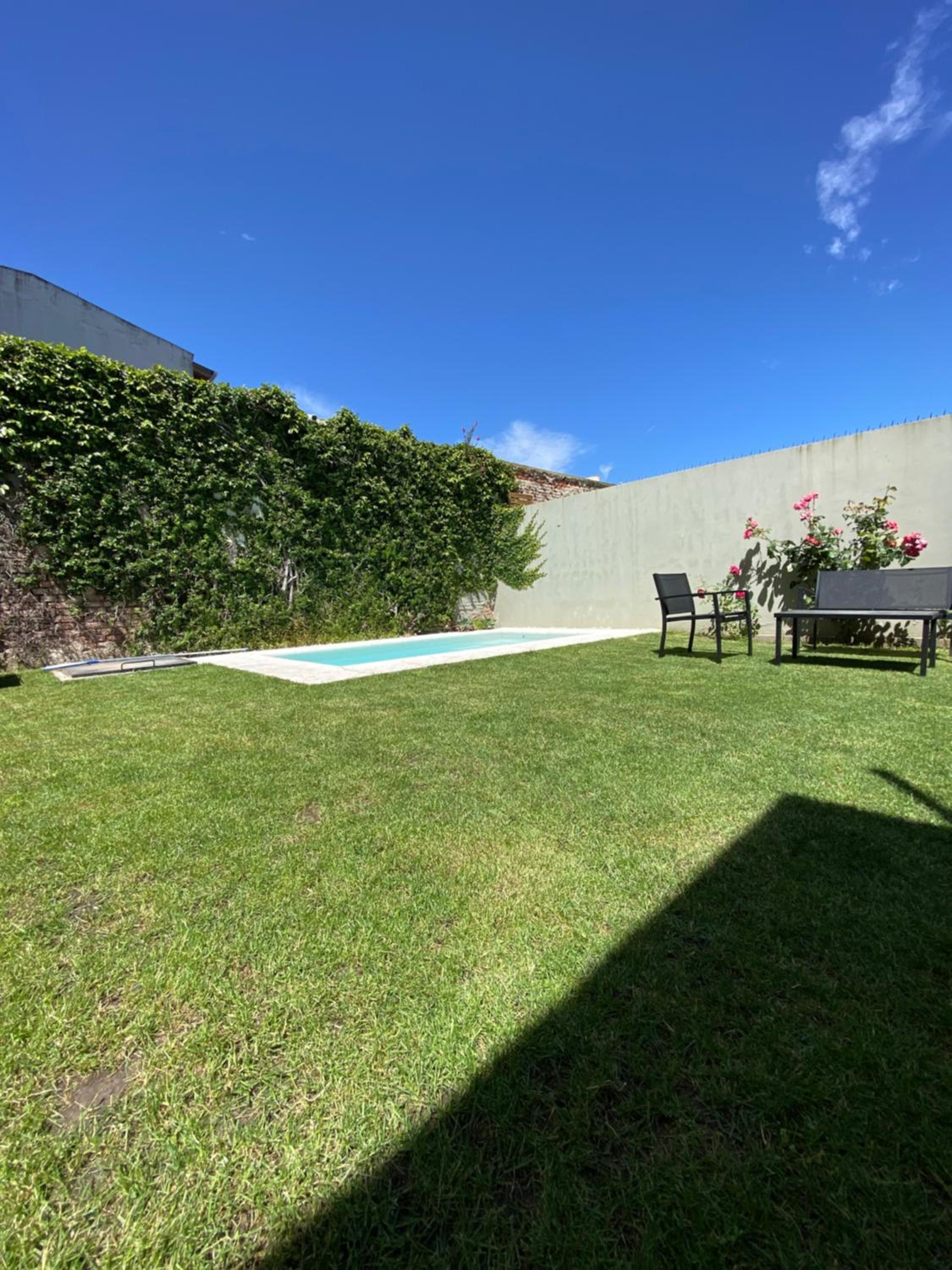 Casa céntrica con pileta y parrilla
