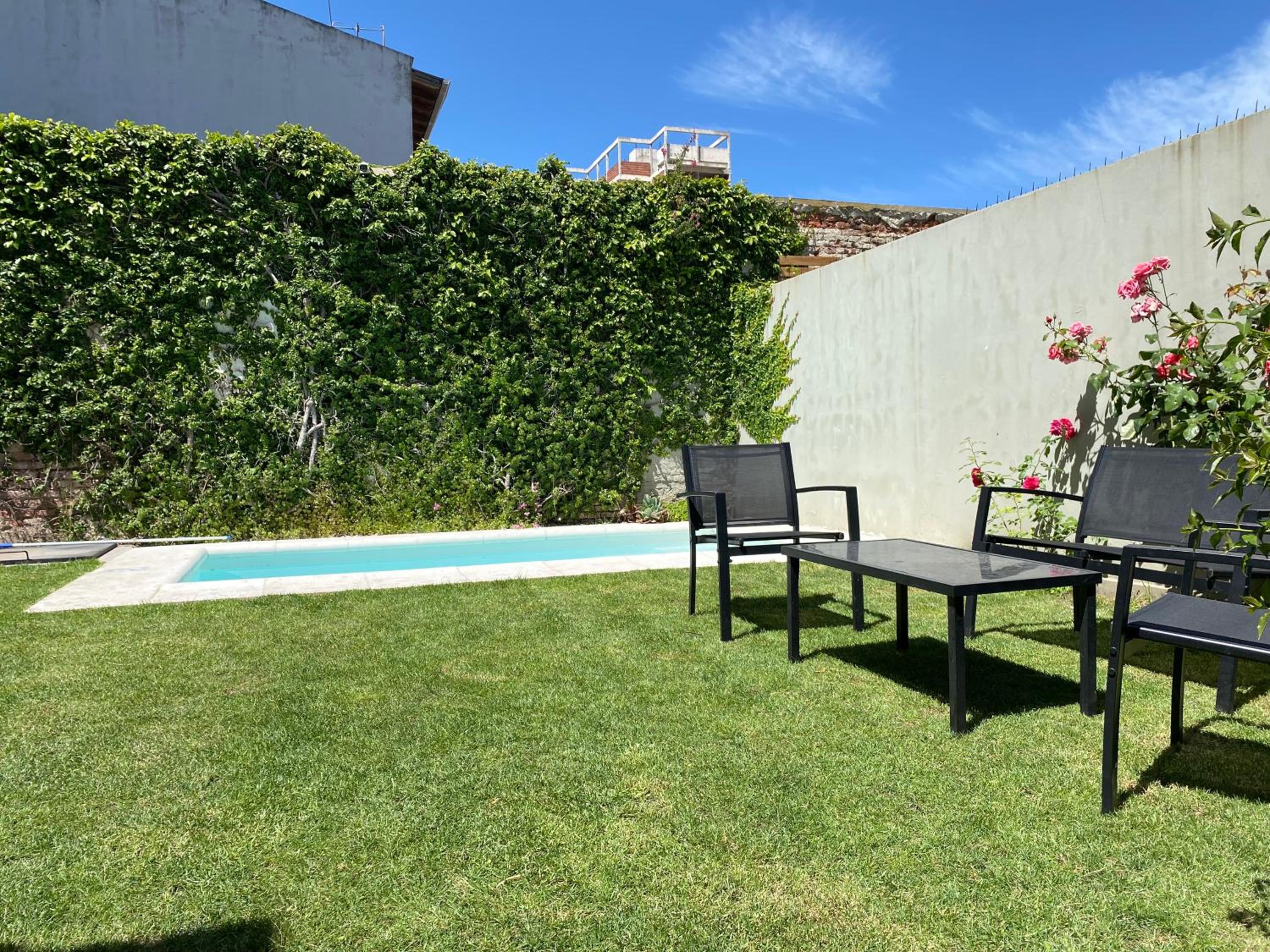 Casa céntrica con pileta y parrilla