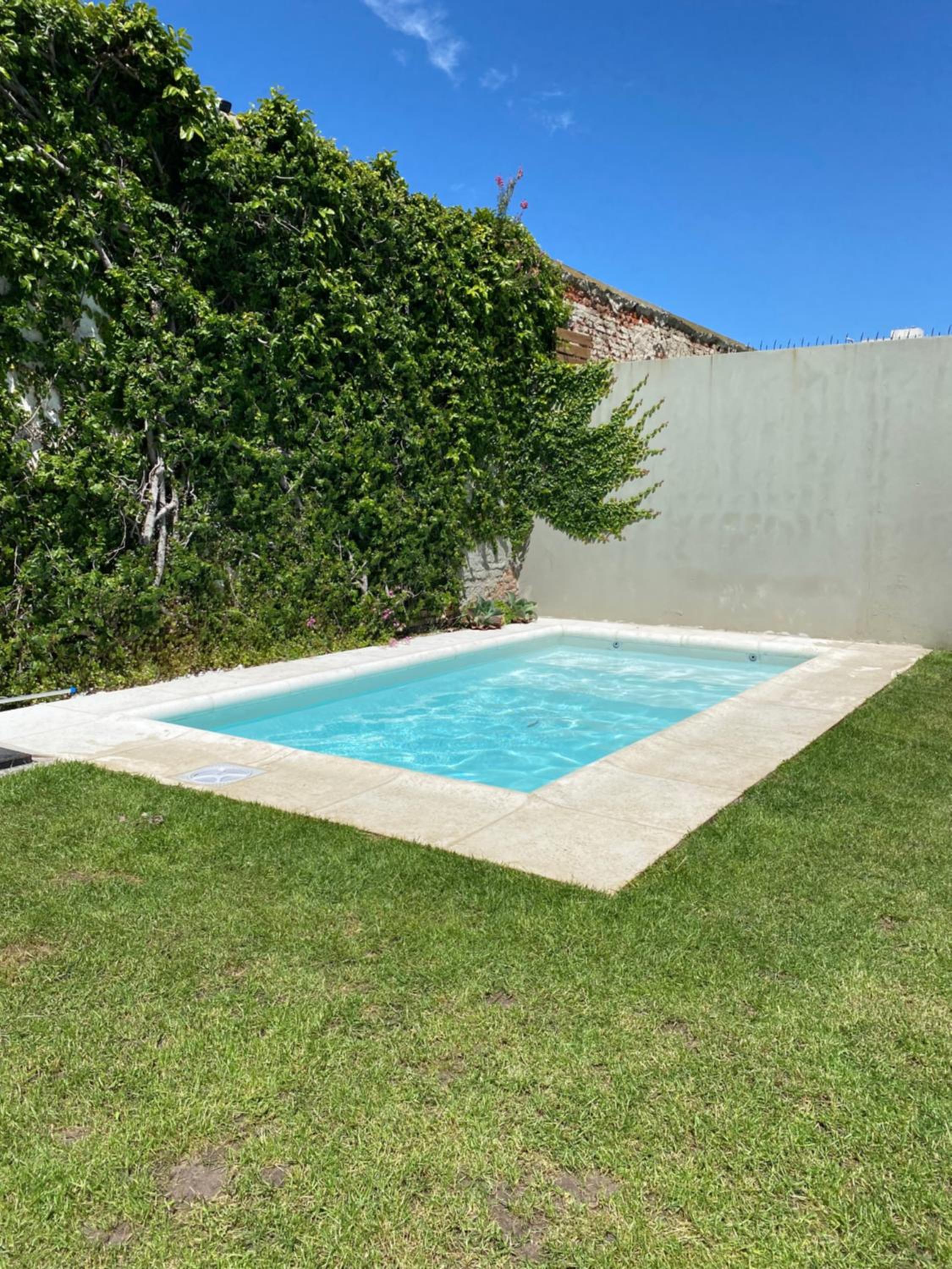 Casa céntrica con pileta y parrilla