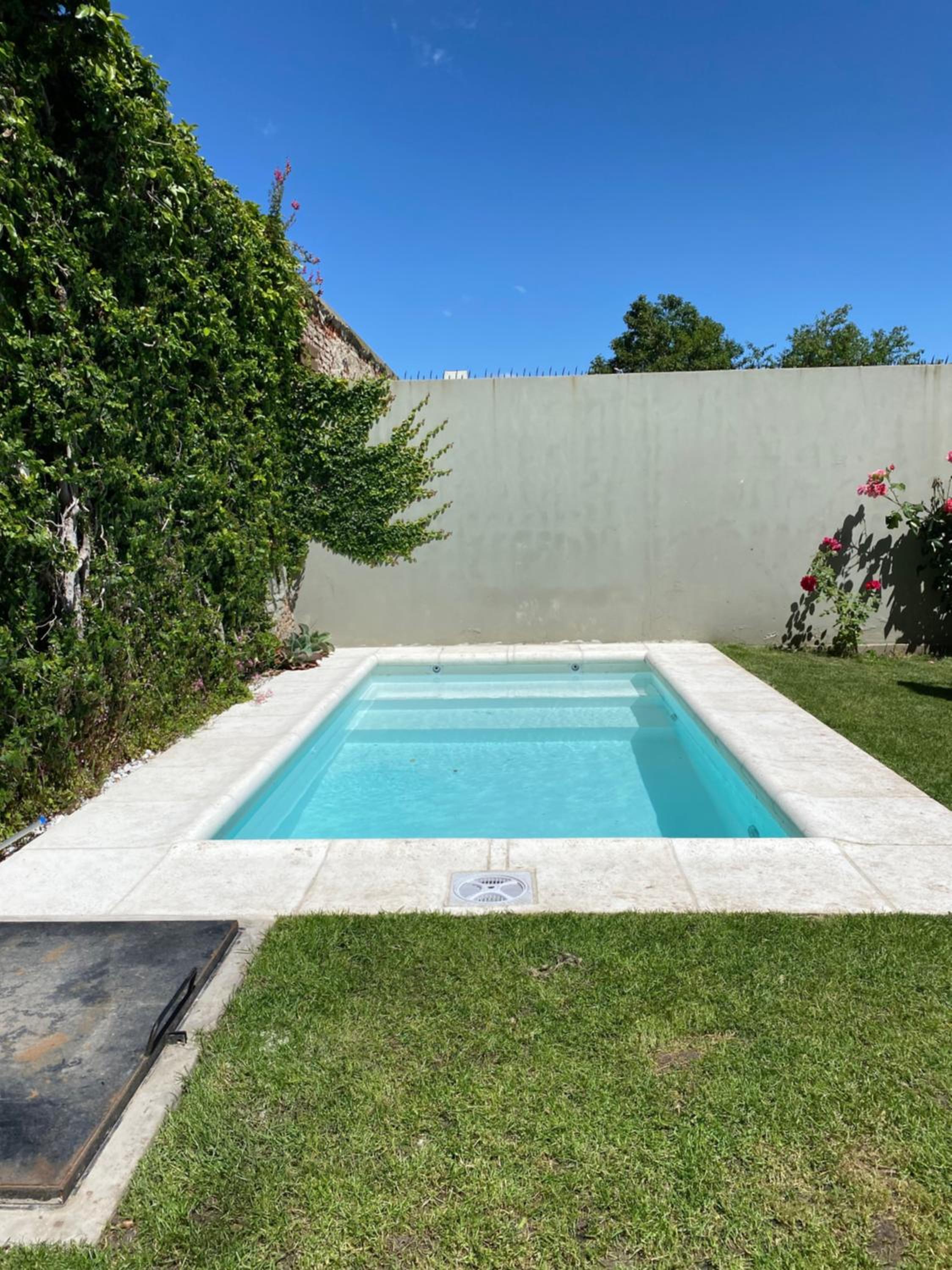 Casa céntrica con pileta y parrilla