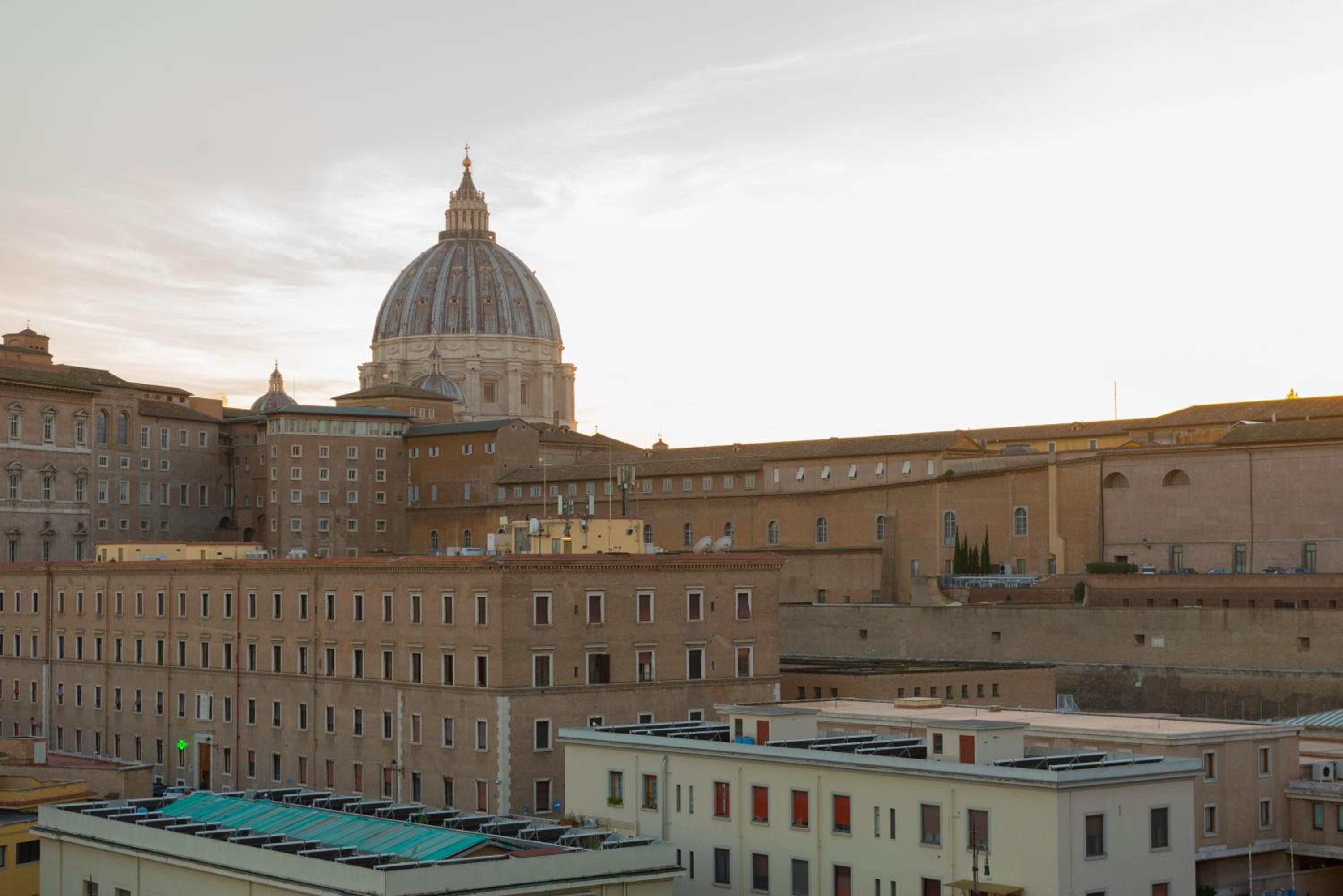 Élite Vatican Refuge