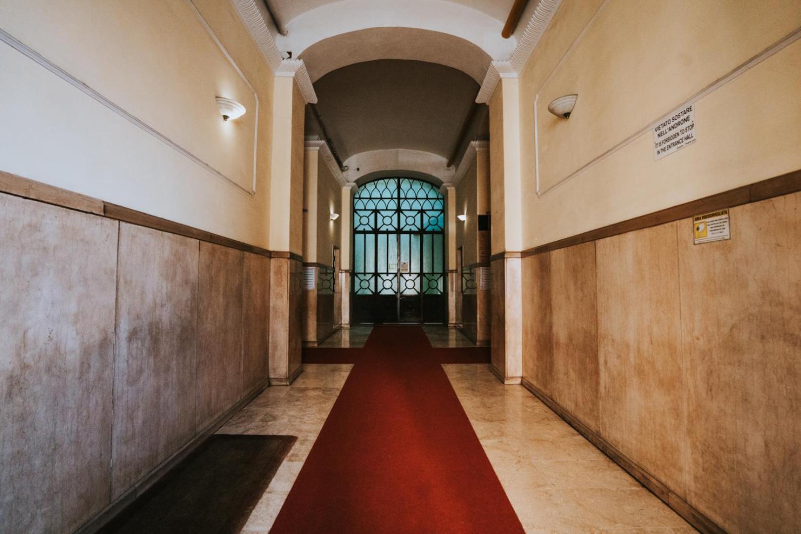 Élite Vatican Refuge