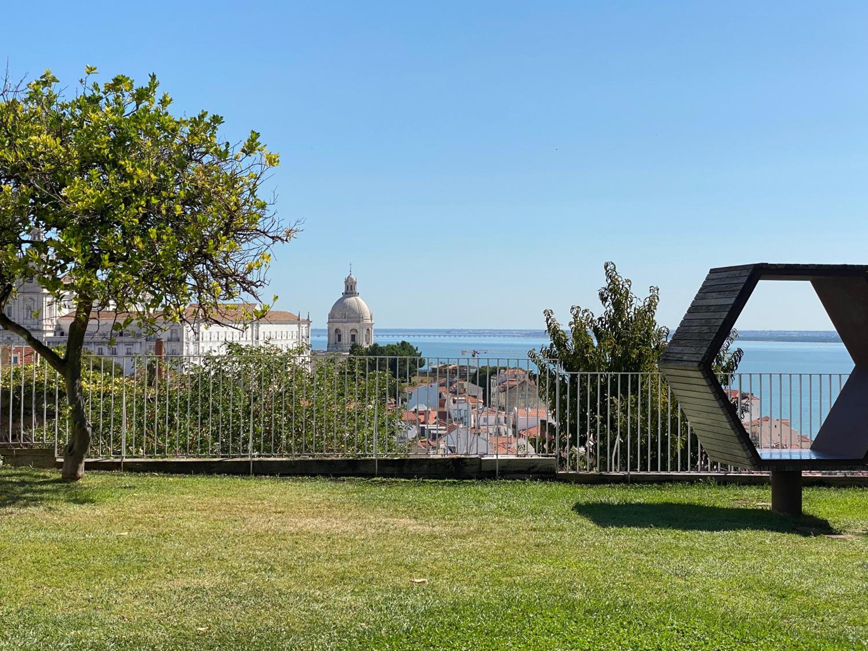 Castle Inn Lisbon Apartments