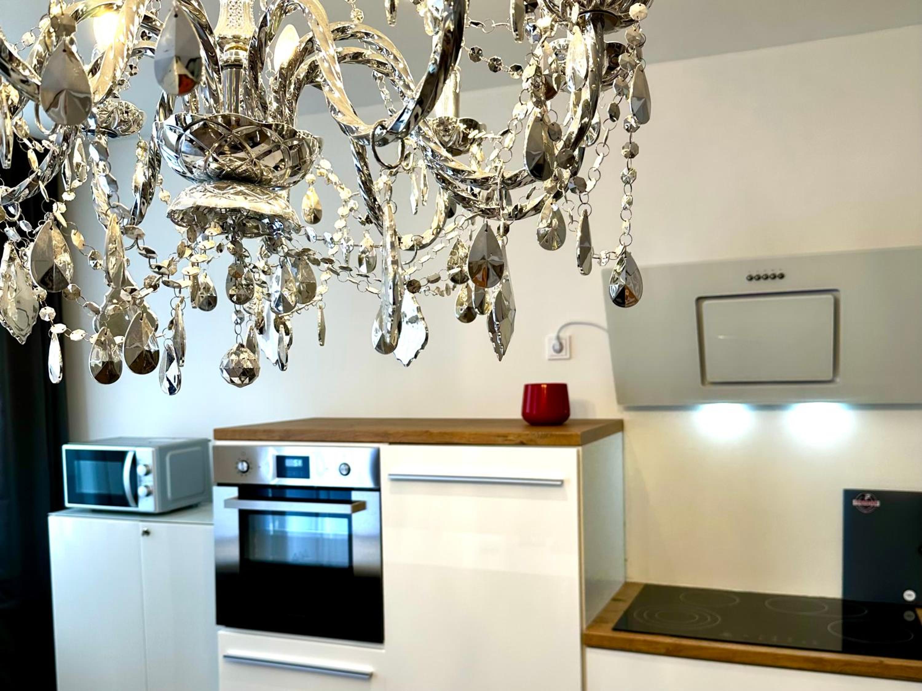 BeeFree WhirlpoolSuiteXL33-FreeParking-FastWiFi