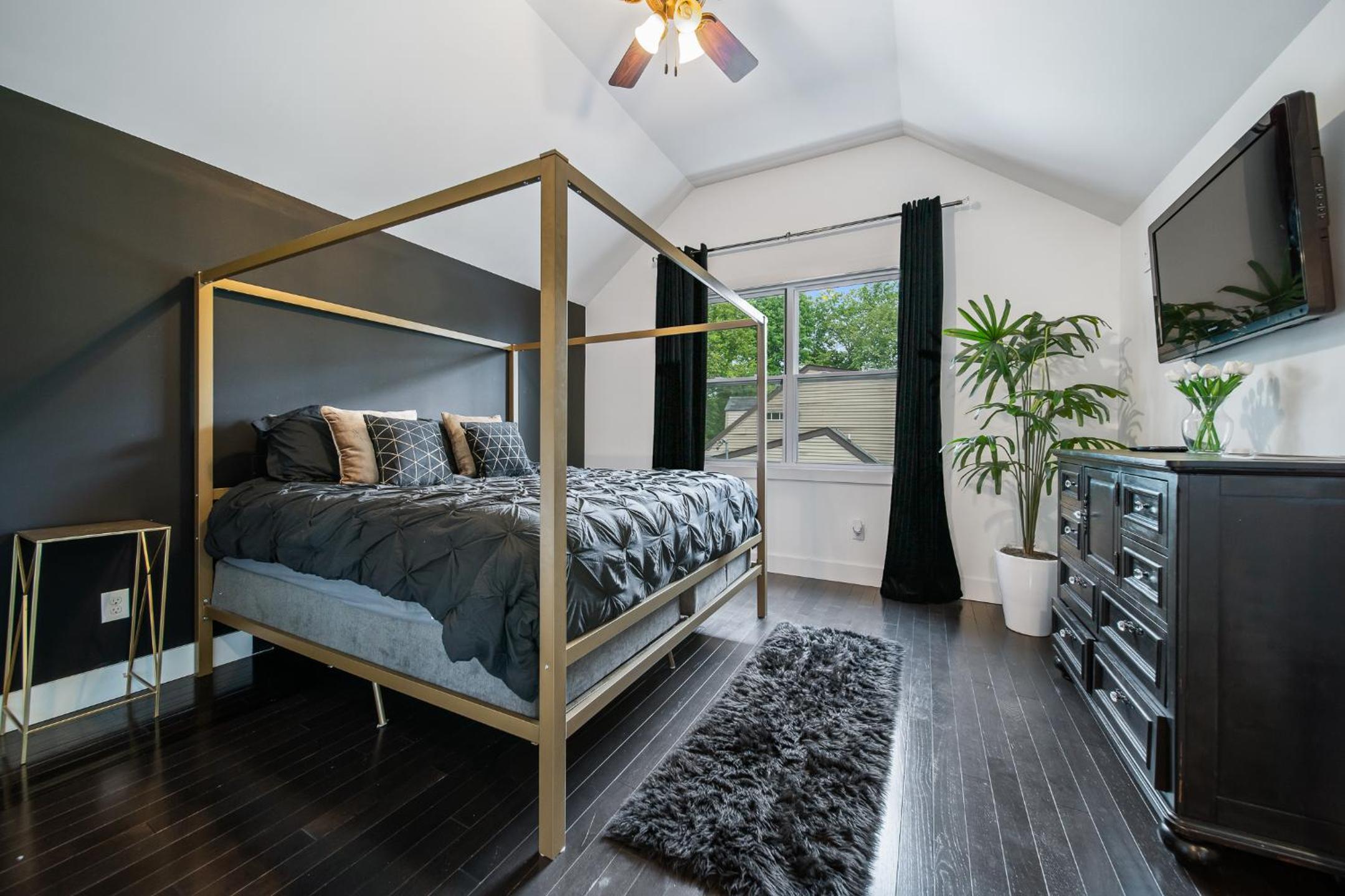 Photograph supplied for Spacious 3 Bedroom 6 Beds Nashville House with Large Yard
