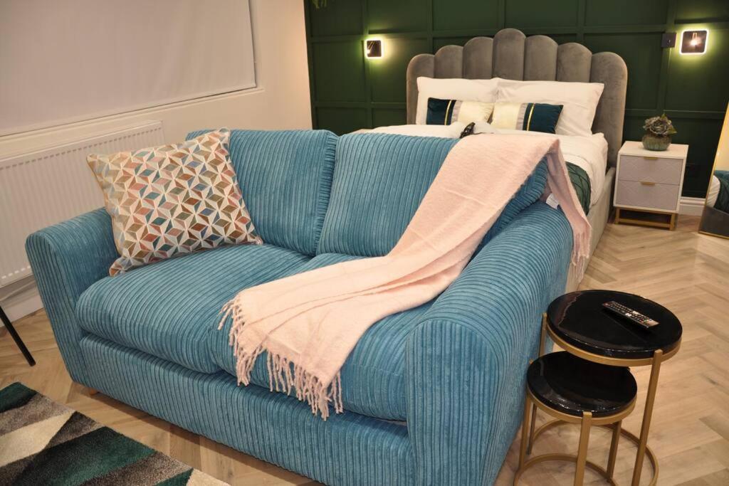 Cosy, Spacious Apt - Central MK-Smart TV-Free Wifi view 2