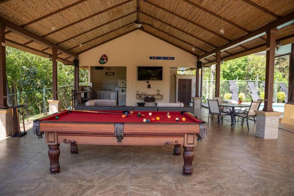 Quinta en Orotina. Piscina, rancho y BBQ.