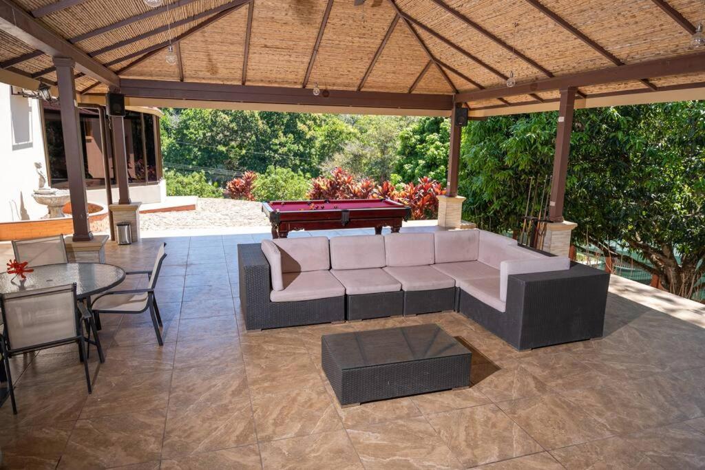 Quinta en Orotina. Piscina, rancho y BBQ.