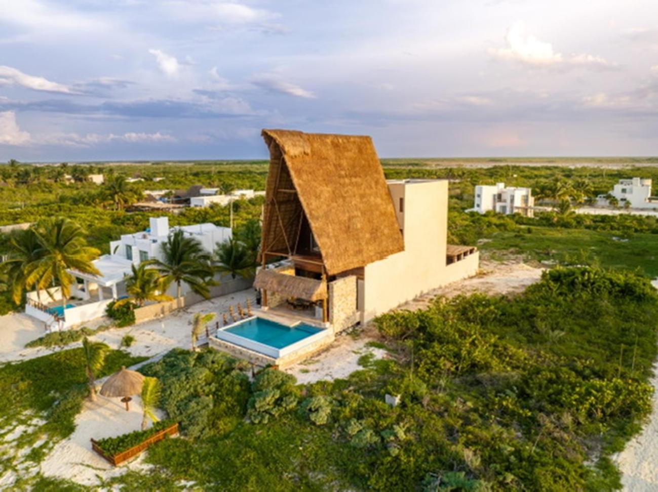Residencia Las Olas en San Benito lujo en todo su esplendor. view 2