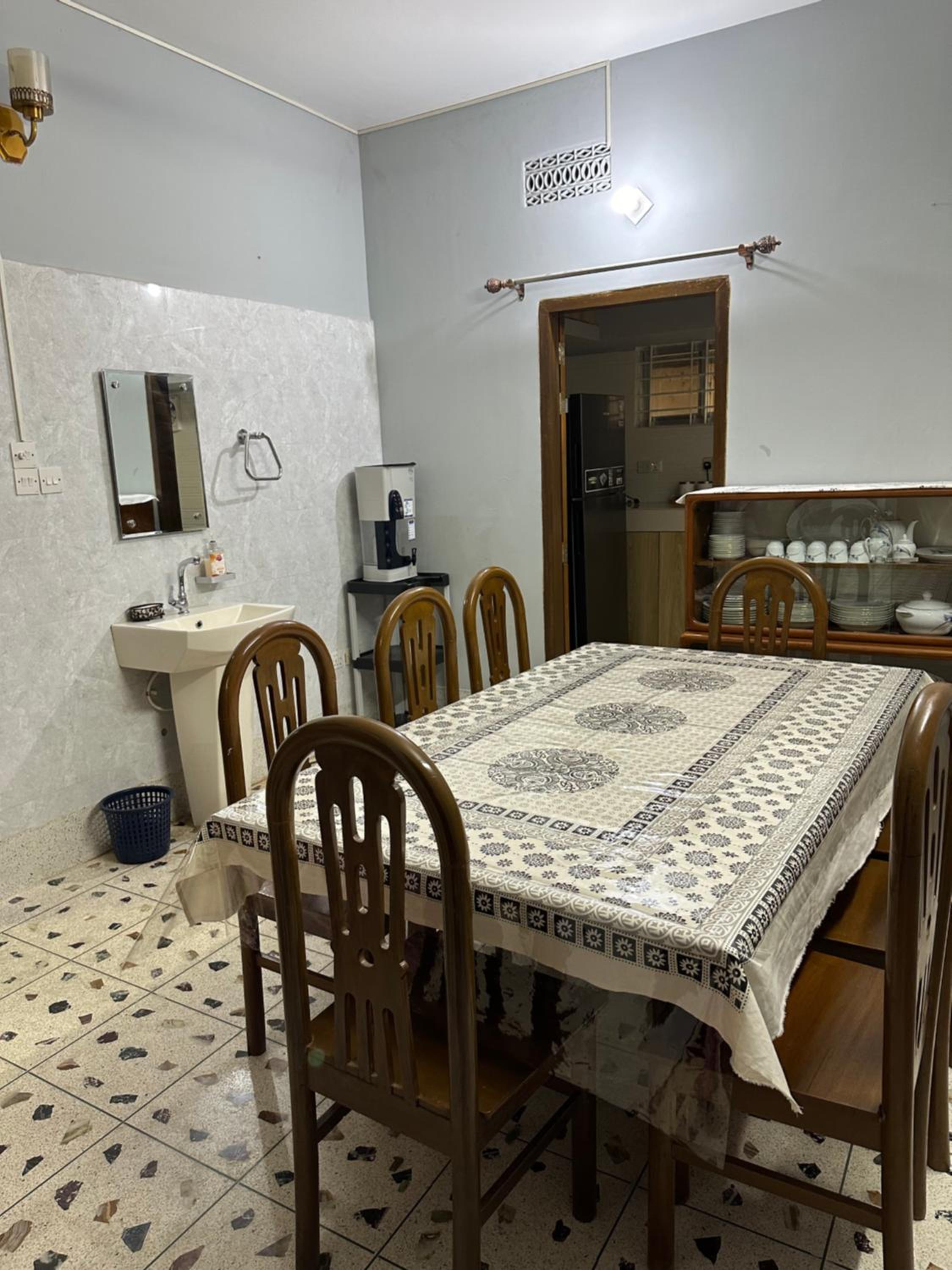 Alom Manzil - 4 Bedroom Family Home