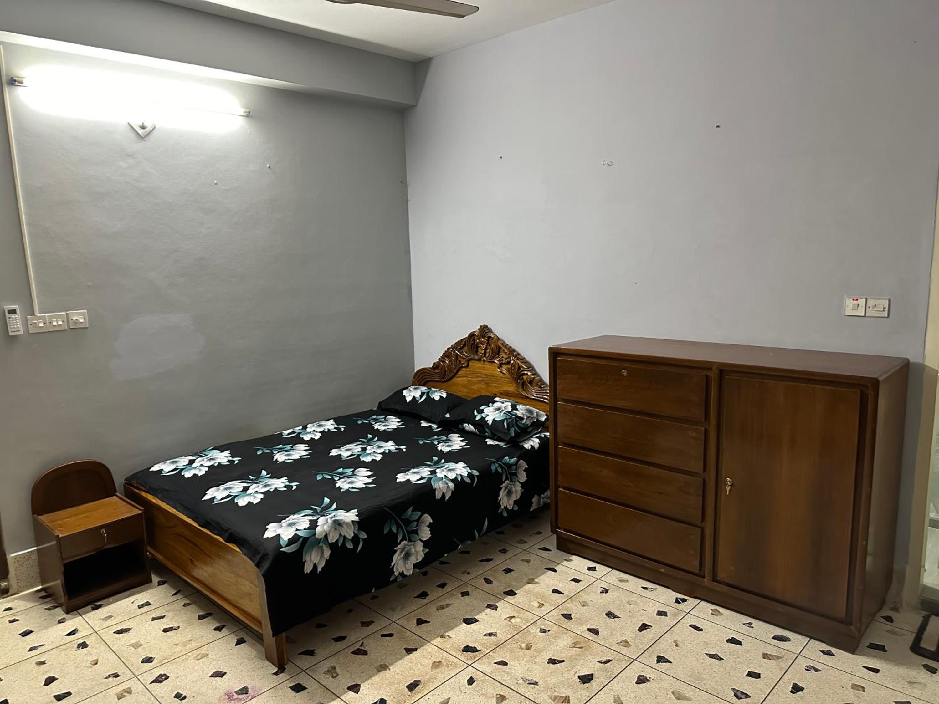 Alom Manzil - 4 Bedroom Family Home