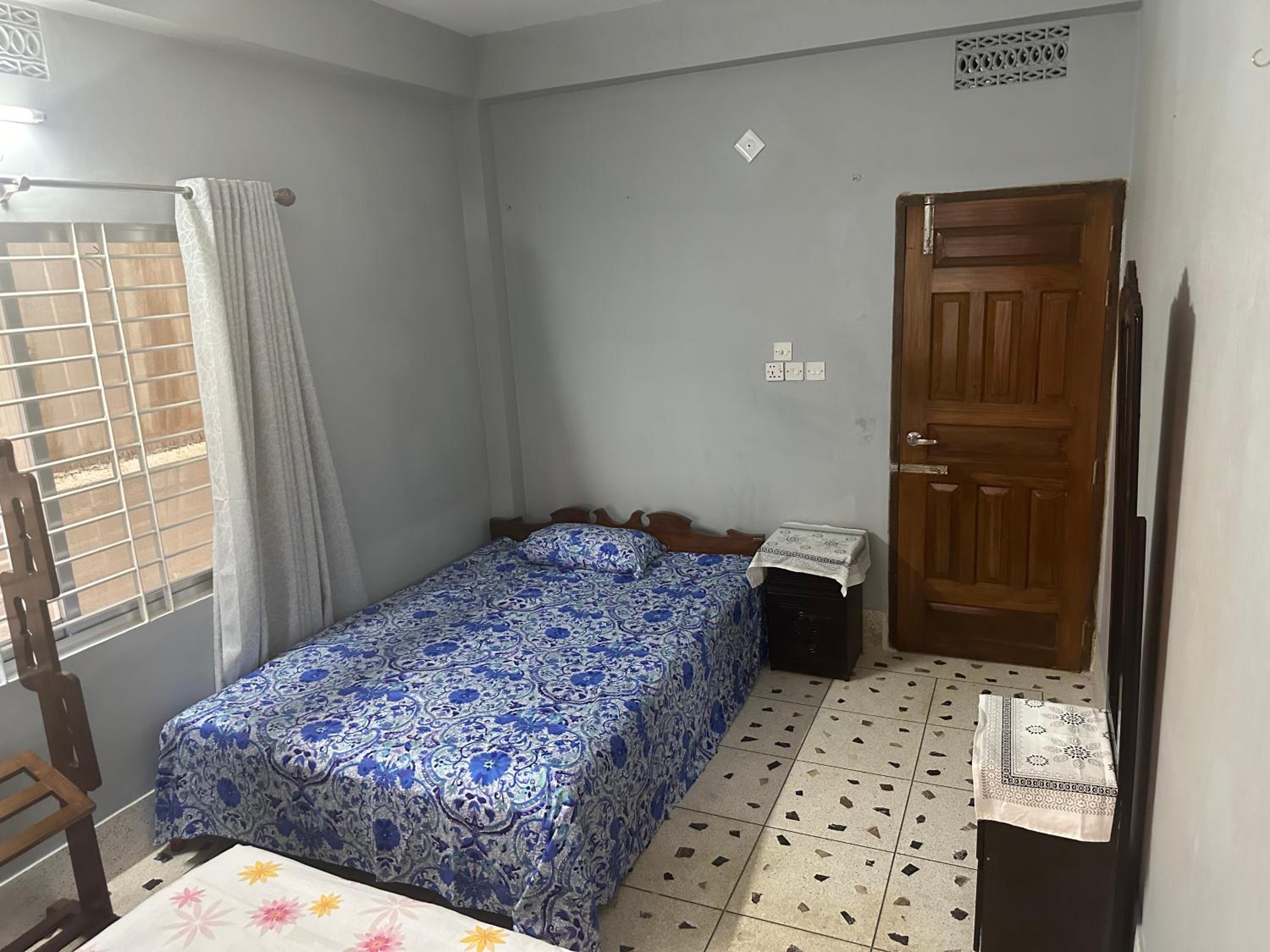 Alom Manzil - 4 Bedroom Family Home