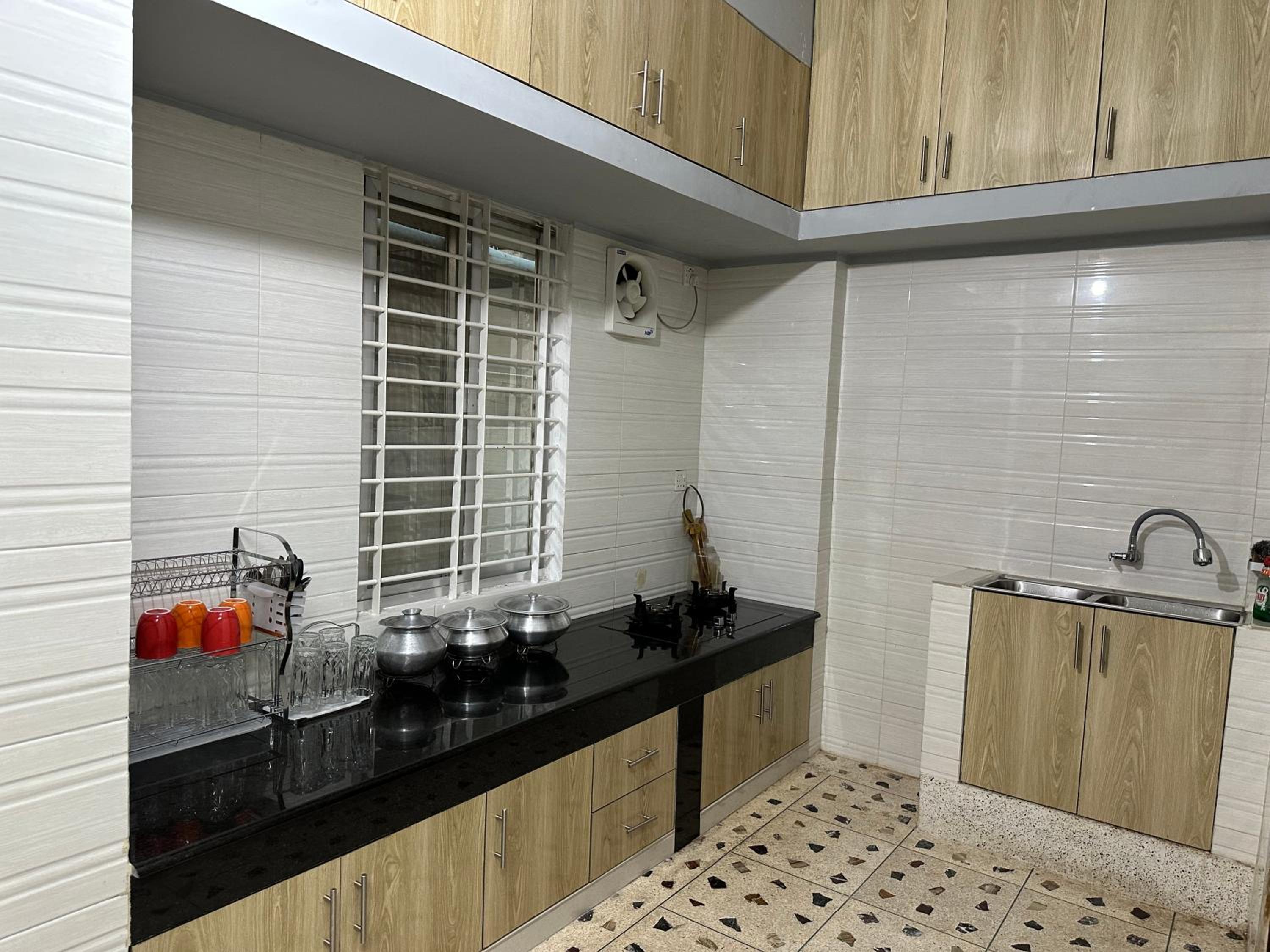 Alom Manzil - 4 Bedroom Family Home