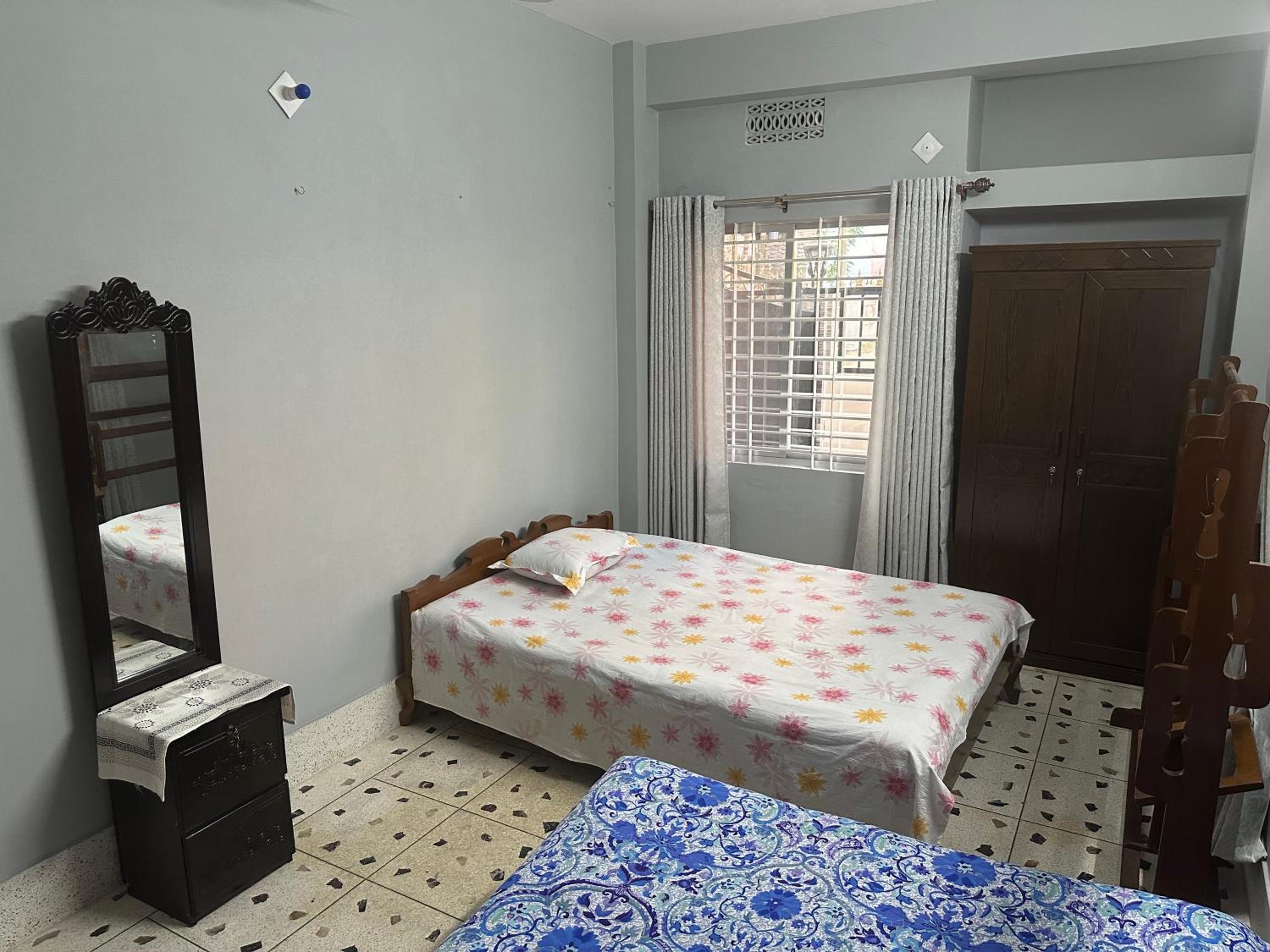 Alom Manzil - 4 Bedroom Family Home