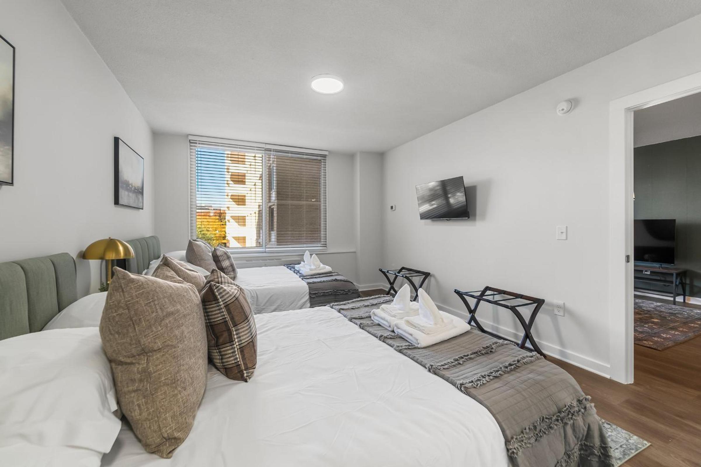CozyRetreat Sleeps 6 FreeParking DC Airport Metro