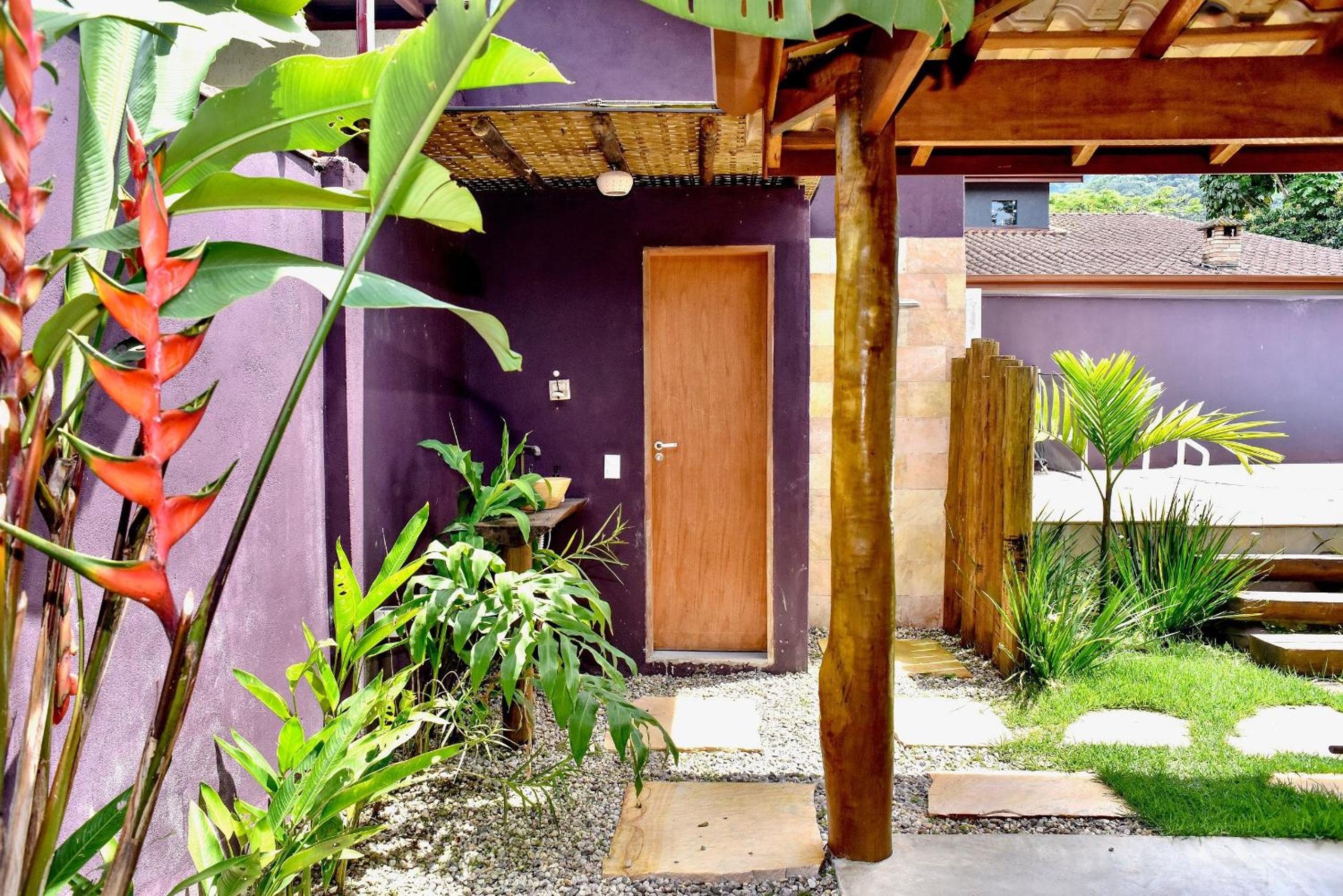 Linda Casa Ressaca 3 quartos c/ piscina