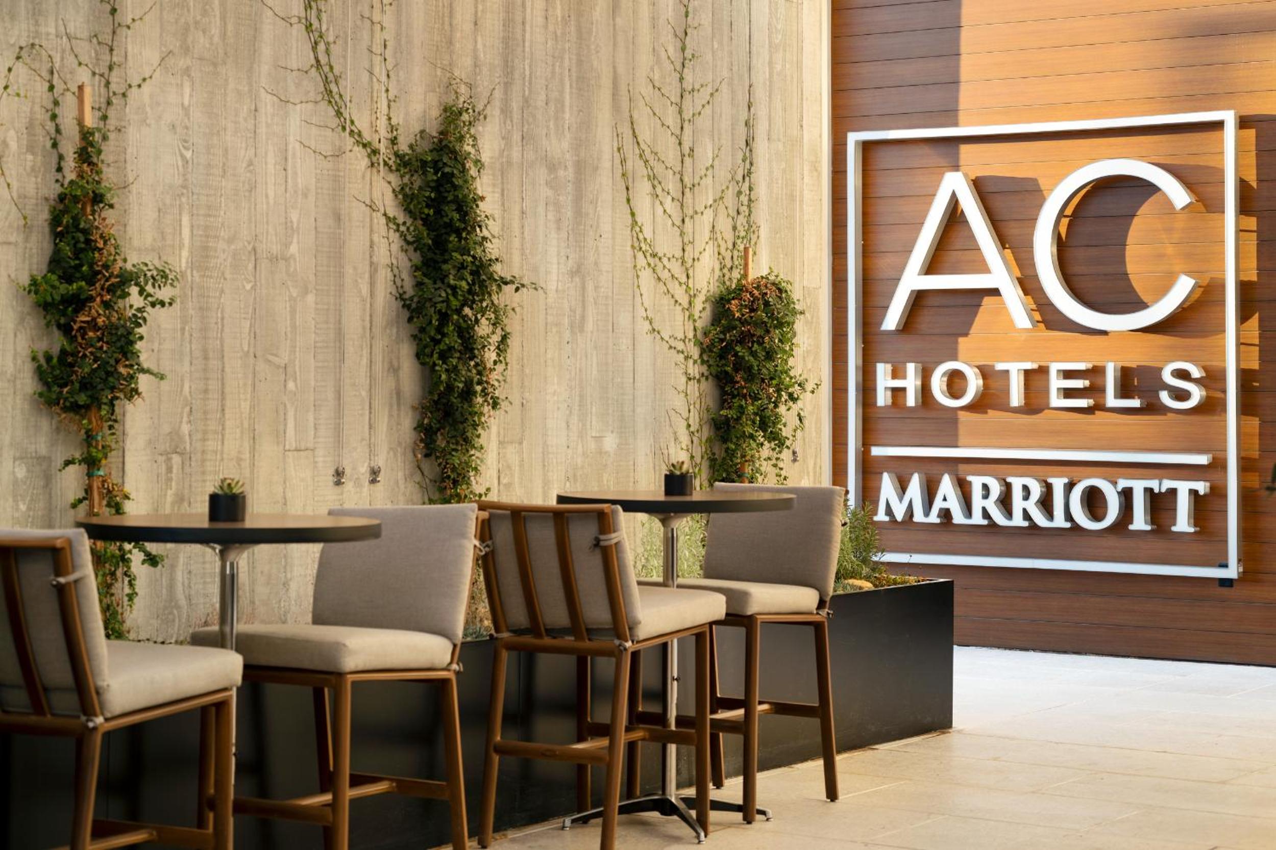 AC Hotel San Rafael Downtown 4