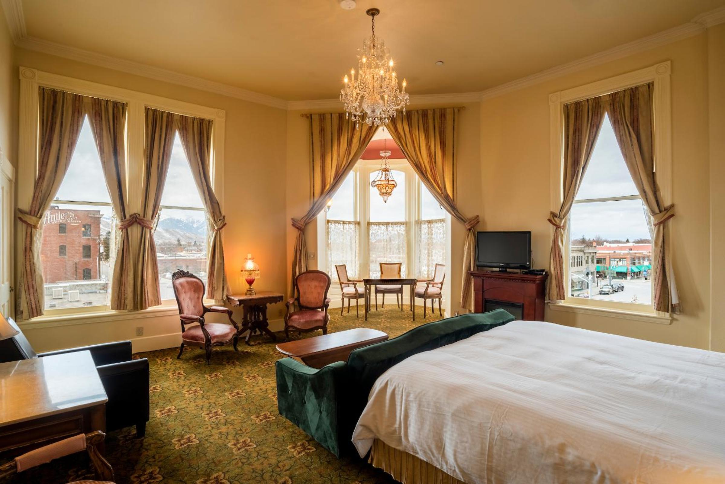 Baker City Vacations - Geiser Grand Hotel - Property Image 77