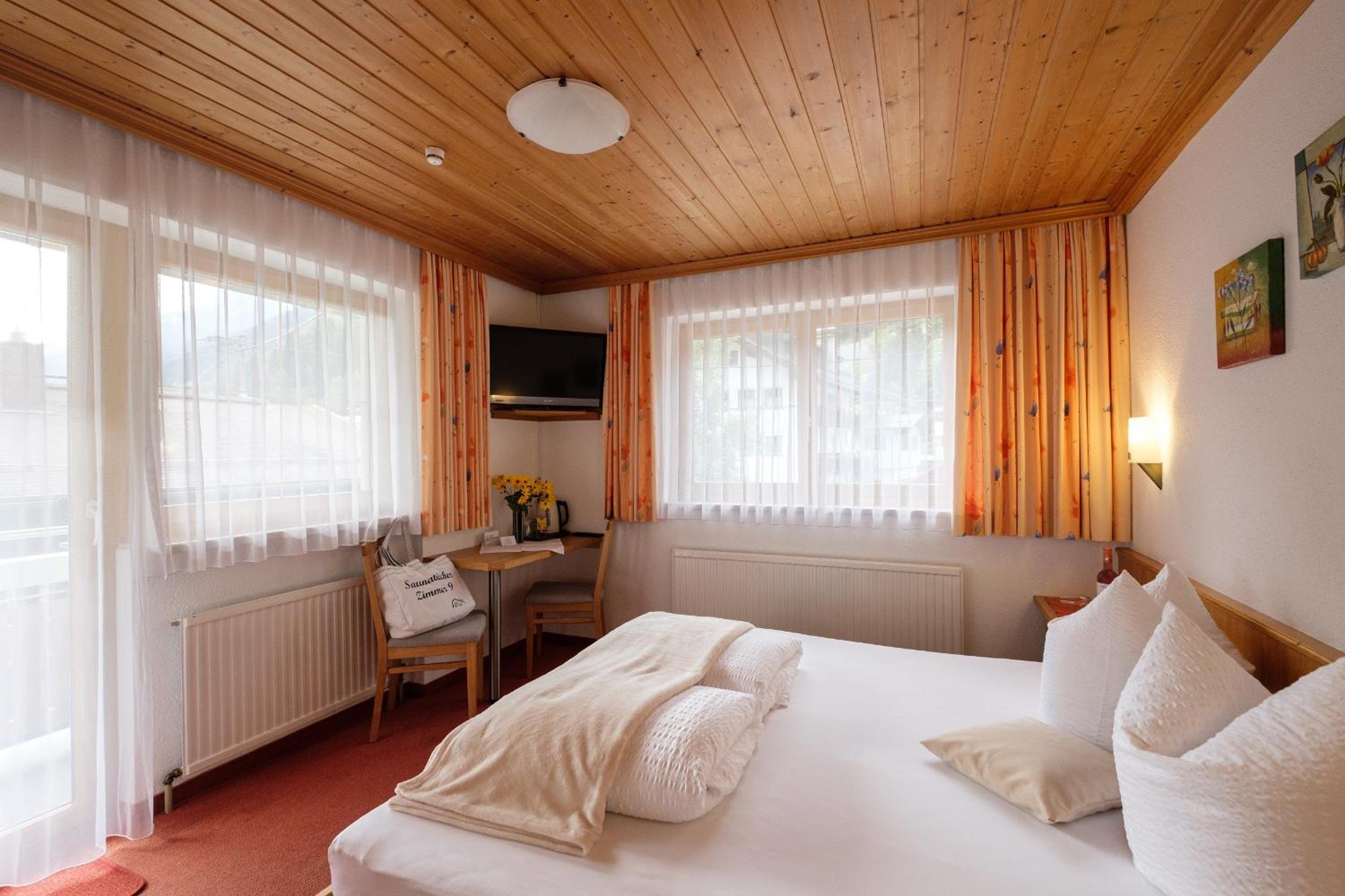 Hotel Garni DIAS