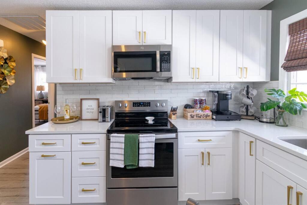 Family friendly & 5-mins to downtown Graham view 4