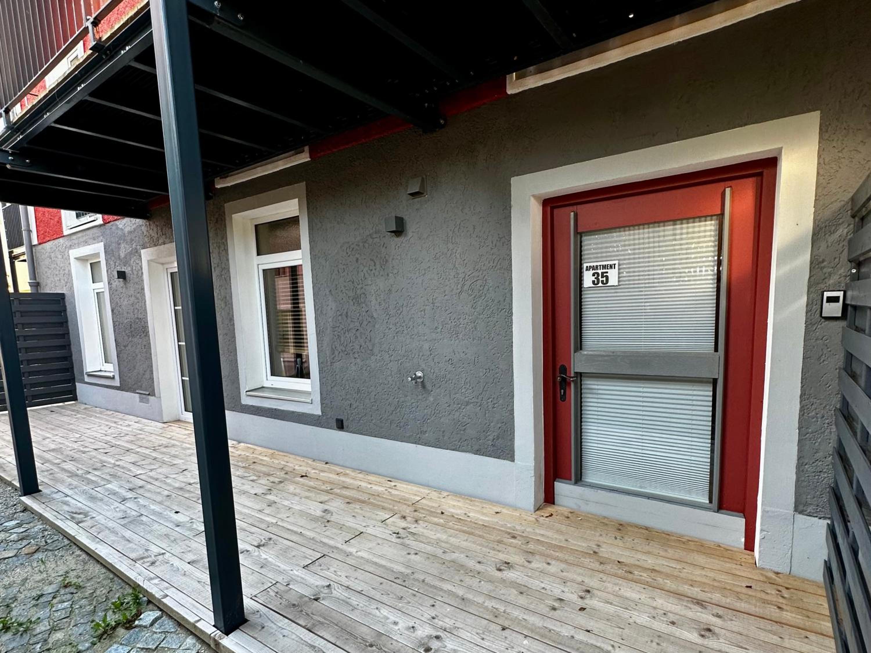 BeeFree Cozy Mini Loft35 I Free Parking I Bus Stop