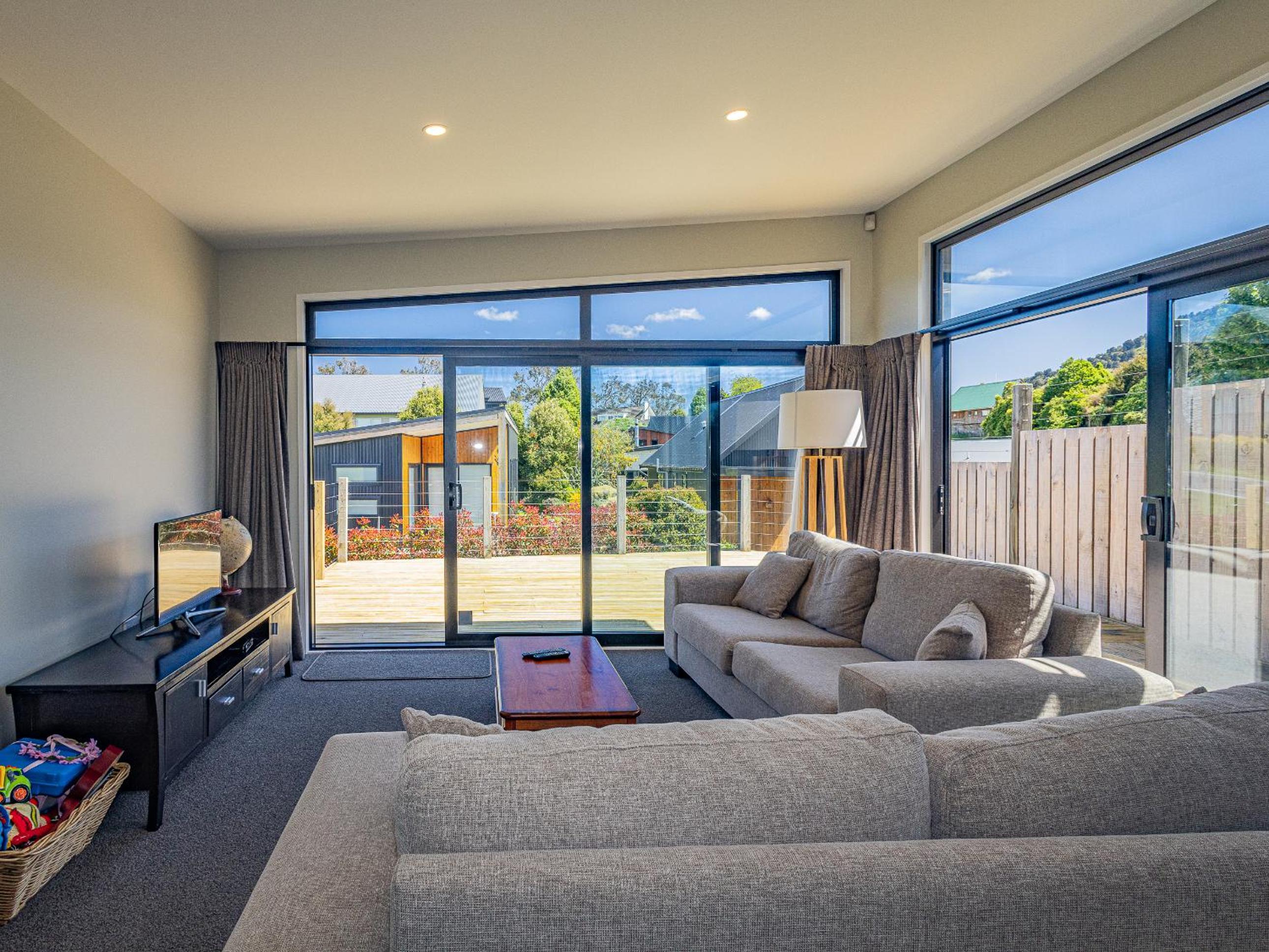 Kowhai Oasis - Ohakune Holiday Home view 2
