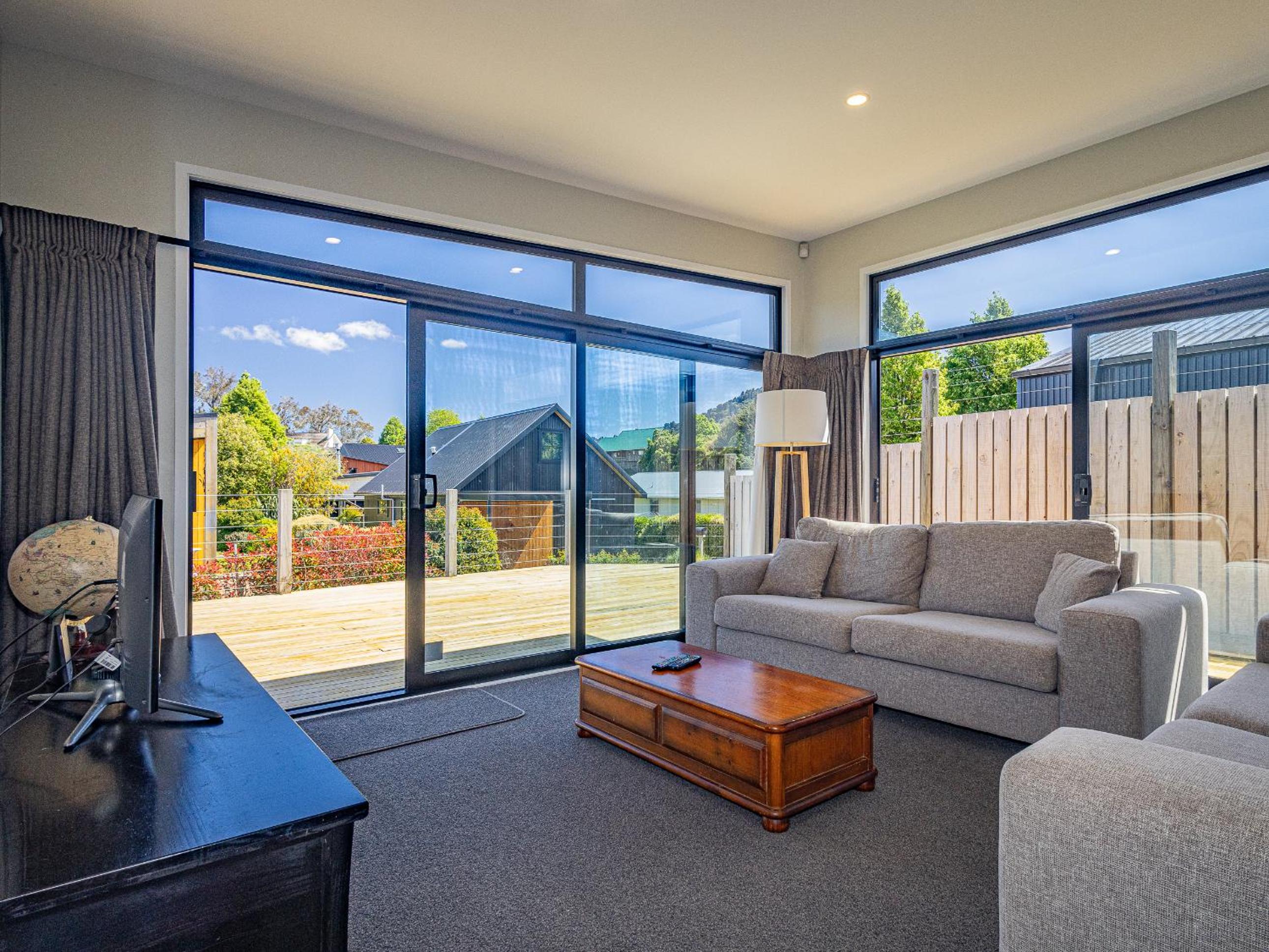 Kowhai Oasis - Ohakune Holiday Home view 3