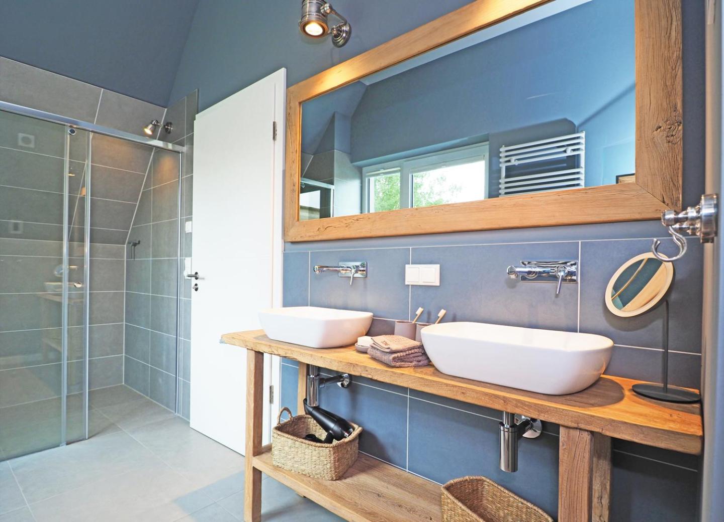 Störtebekers Reethus mit Sauna, Kamin und E-Ladesäule