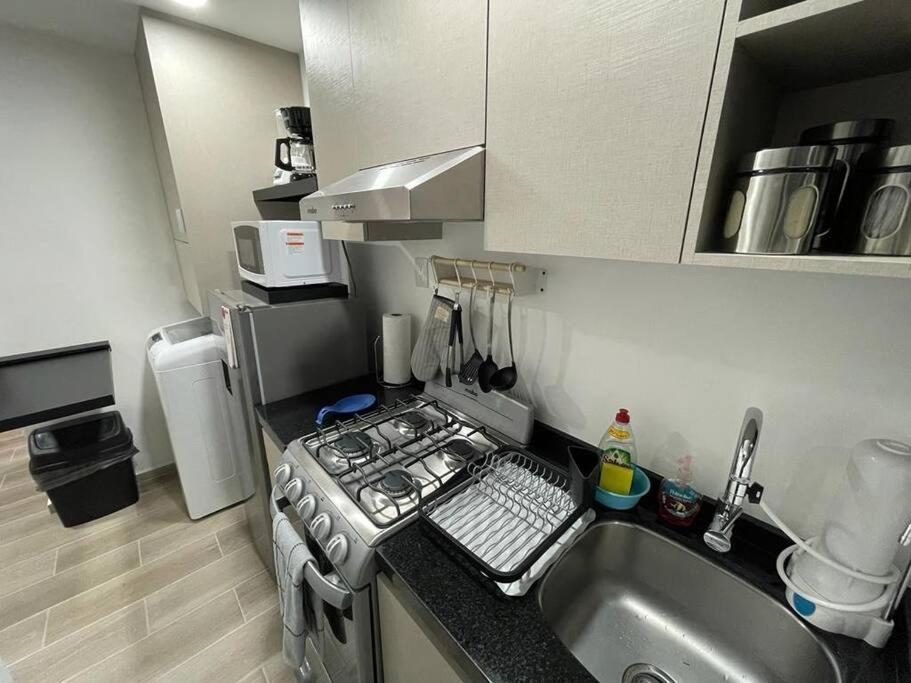 Super well located cozy condo w/balcony WiFi 60mb photo 5