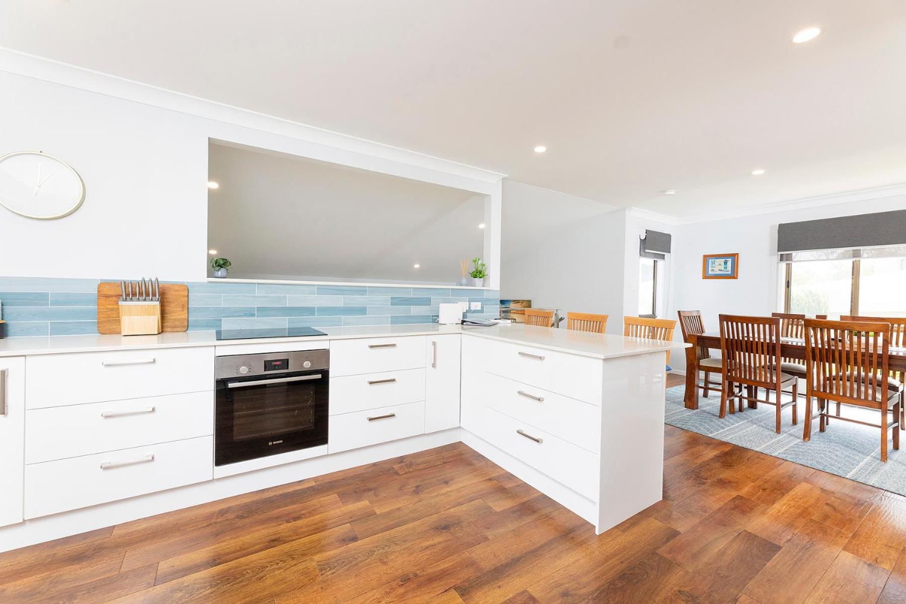 Wallis Lake Retreat-Between the ocean and the lake