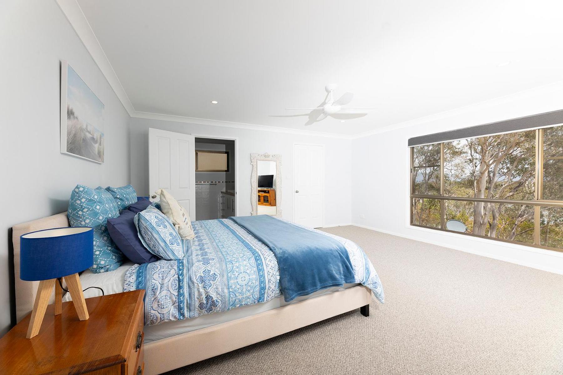 Wallis Lake Retreat-Between the ocean and the lake