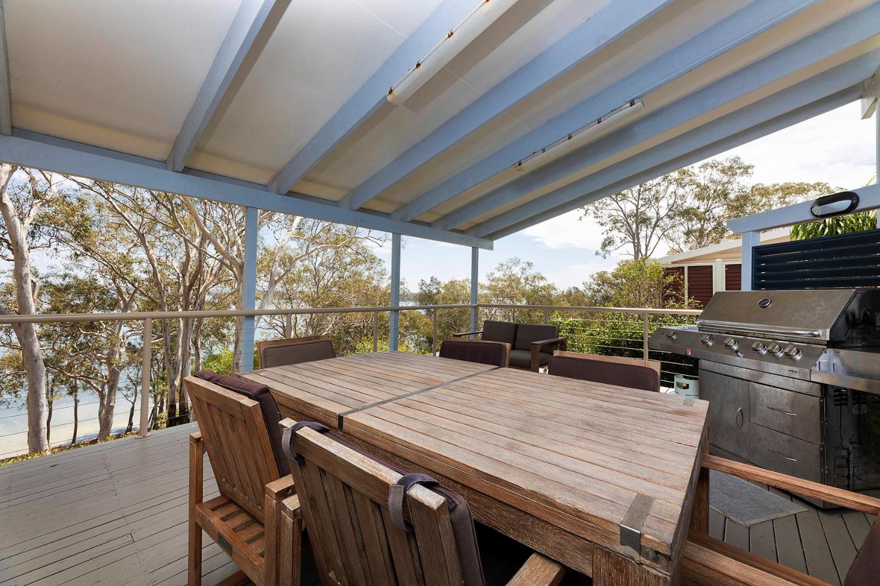 Wallis Lake Retreat-Between the ocean and the lake