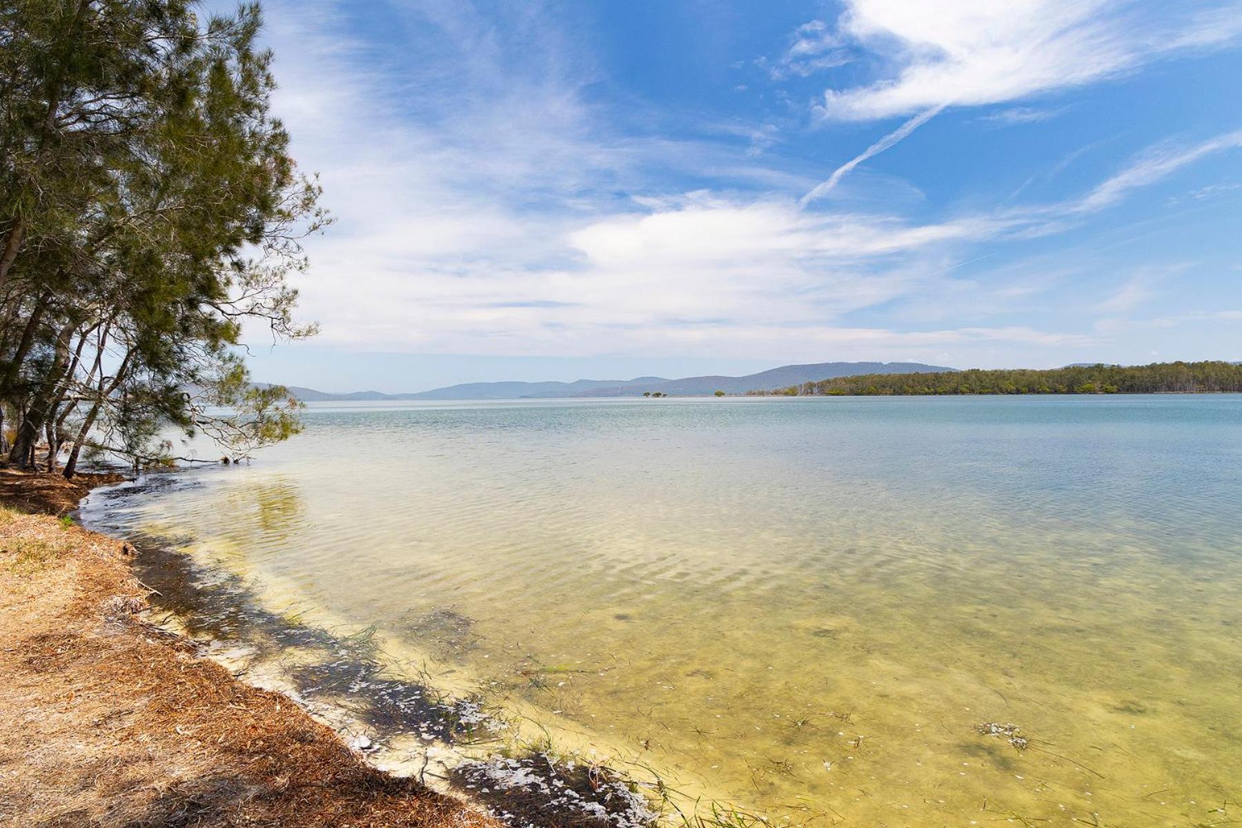 Wallis Lake Retreat-Between the ocean and the lake