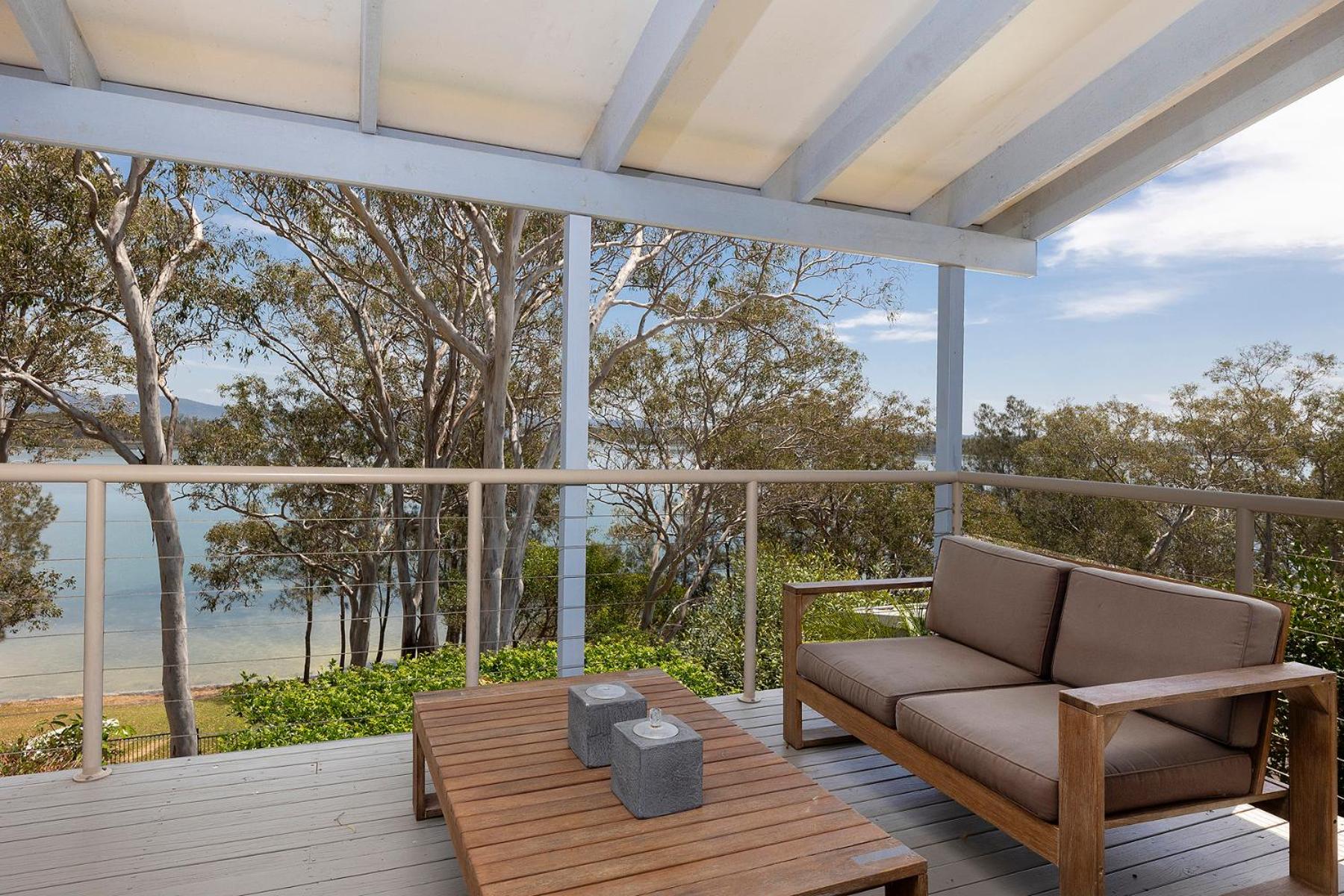 Wallis Lake Retreat-Between the ocean and the lake