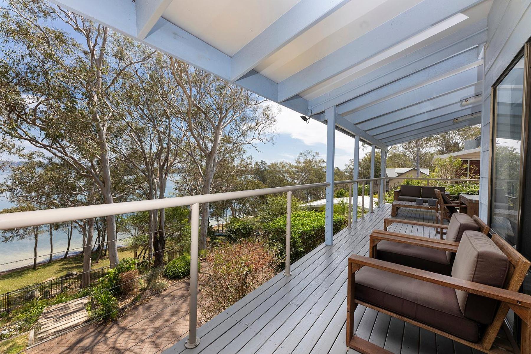 Wallis Lake Retreat-Between the ocean and the lake