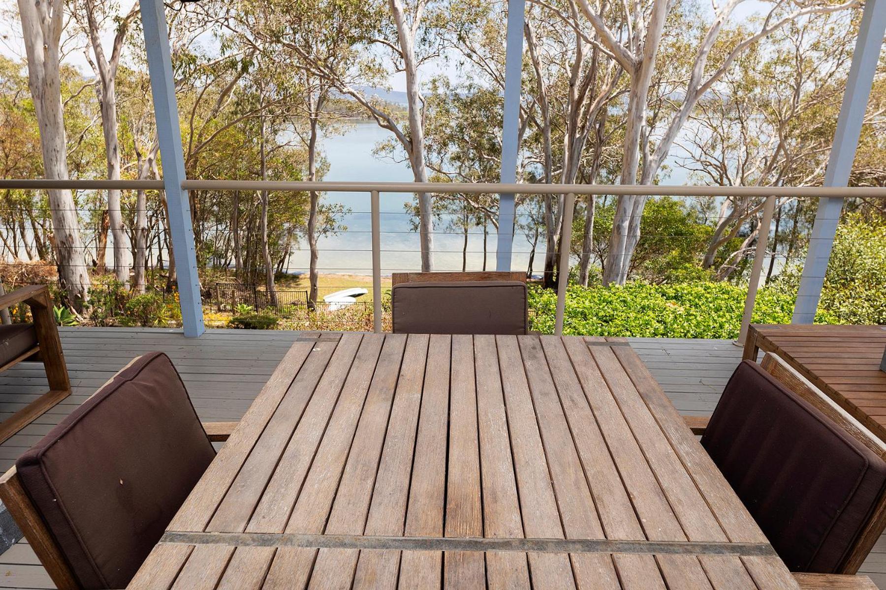 Wallis Lake Retreat-Between the ocean and the lake