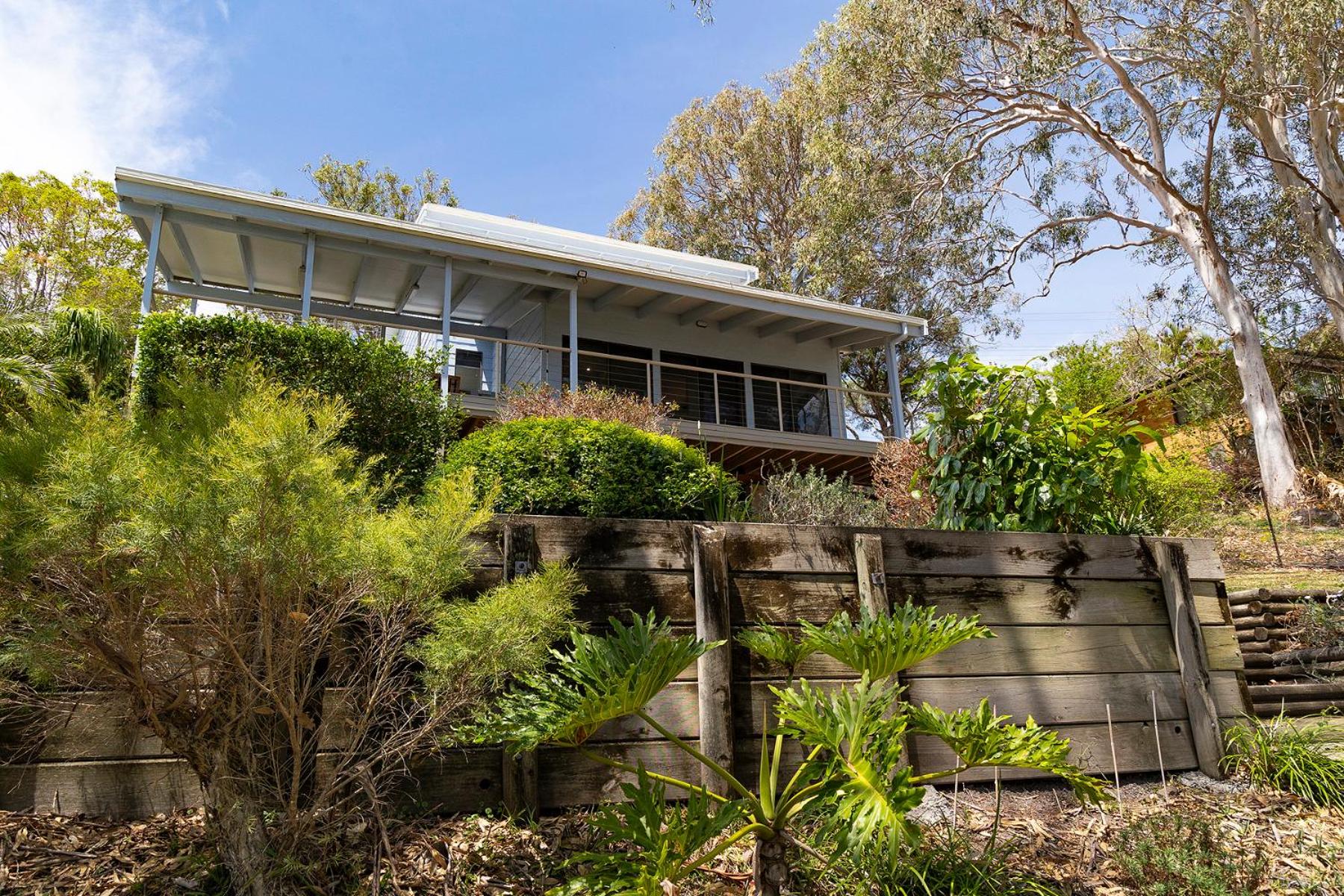 Wallis Lake Retreat-Between the ocean and the lake