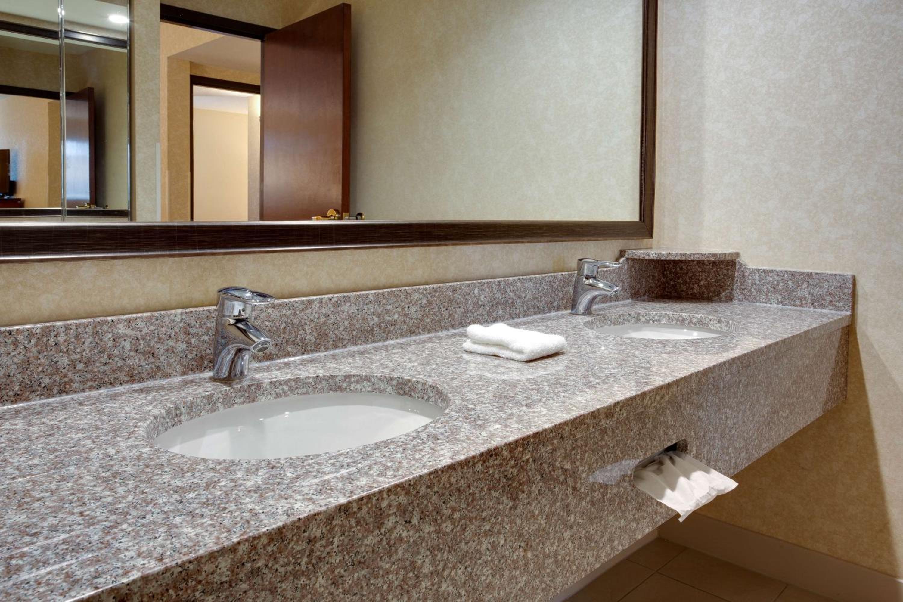 Terre Haute Vacations - Drury Inn  Suites Terre Haute - Property Image 2