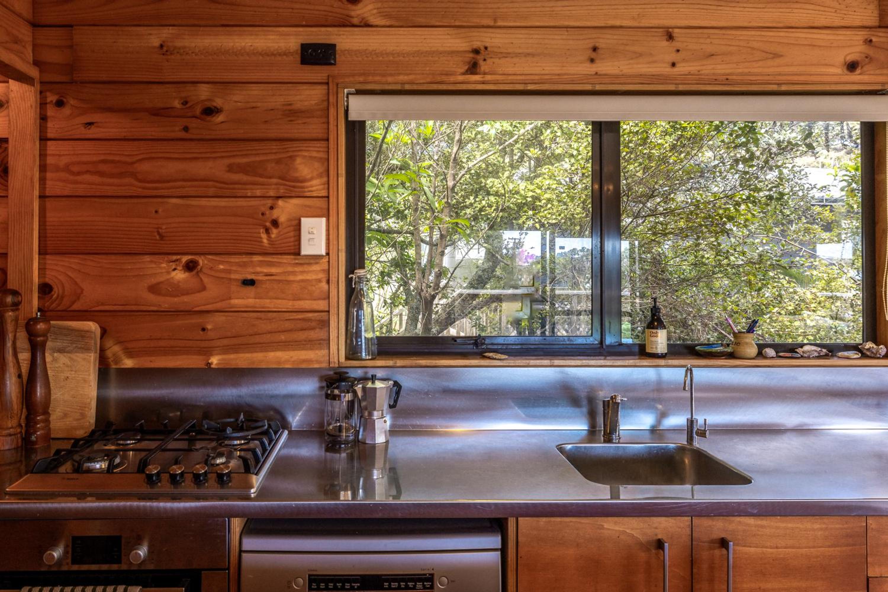 Onetangi Bliss - Waiheke Island Holiday Home view 3