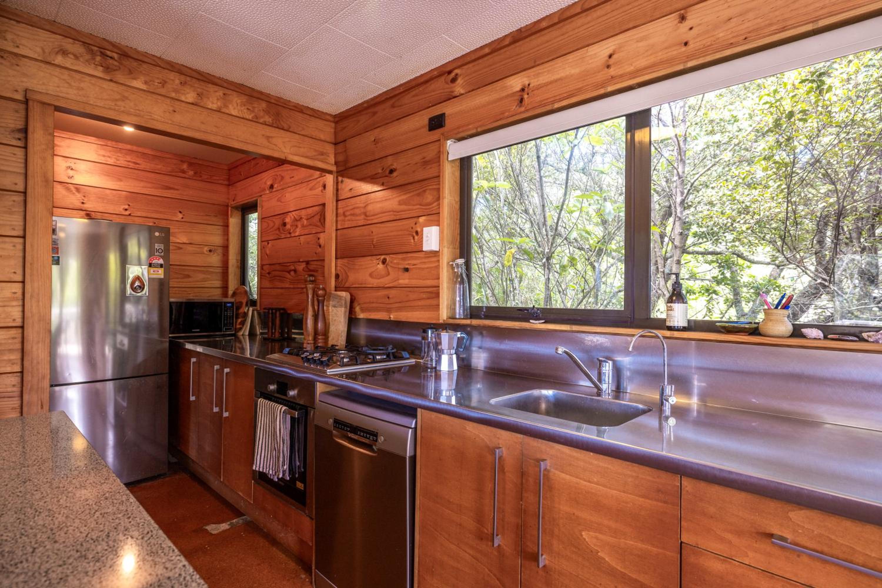 Onetangi Bliss - Waiheke Island Holiday Home view 4
