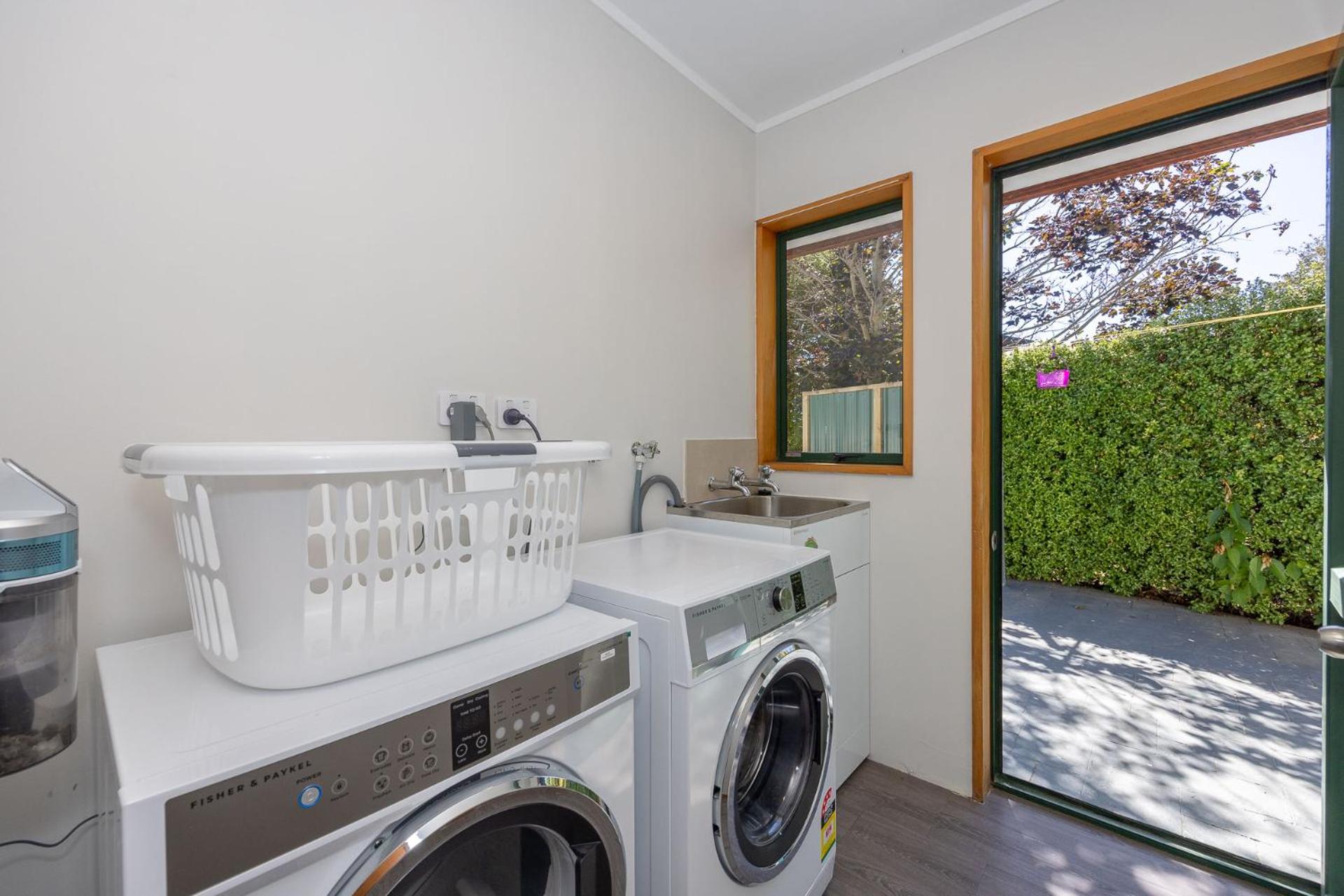 Central Comfort in Wanaka view 4