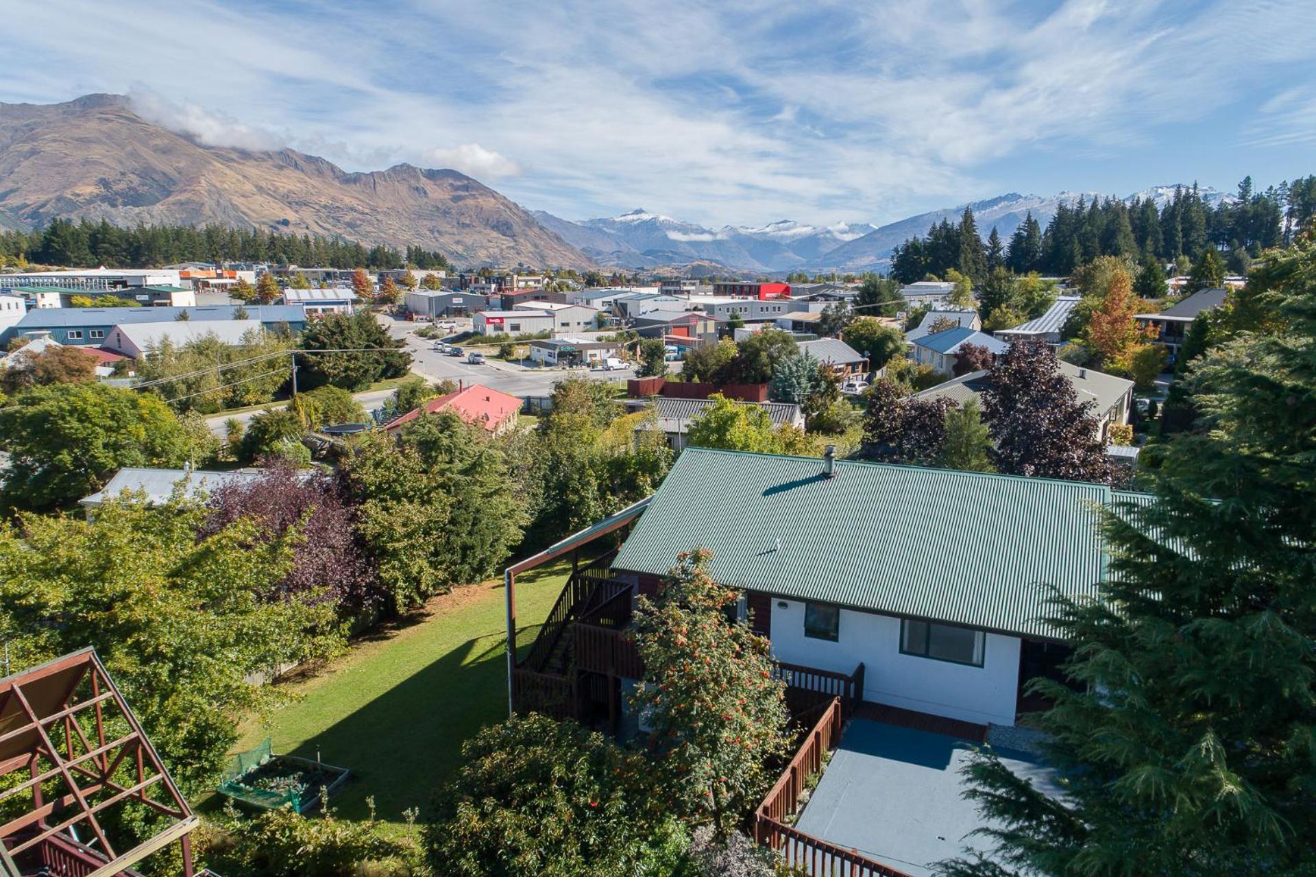 Central Comfort in Wanaka view 2