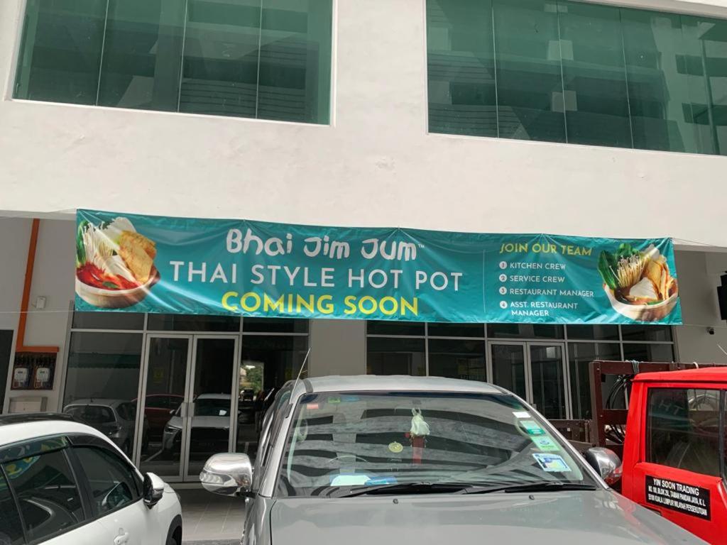 Corner KL Pool View RC Residence with High Internet Speed 500Mbps