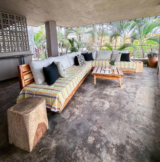 Casa Palmar Condo - Newly Remodeled, Ocean Front