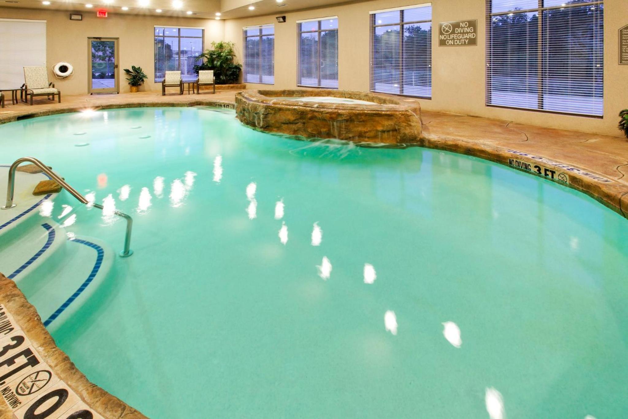 Mansfield Vacations - Holiday Inn Express Hotel  Suites Mansfield, an IHG Hotel - Property Image 9