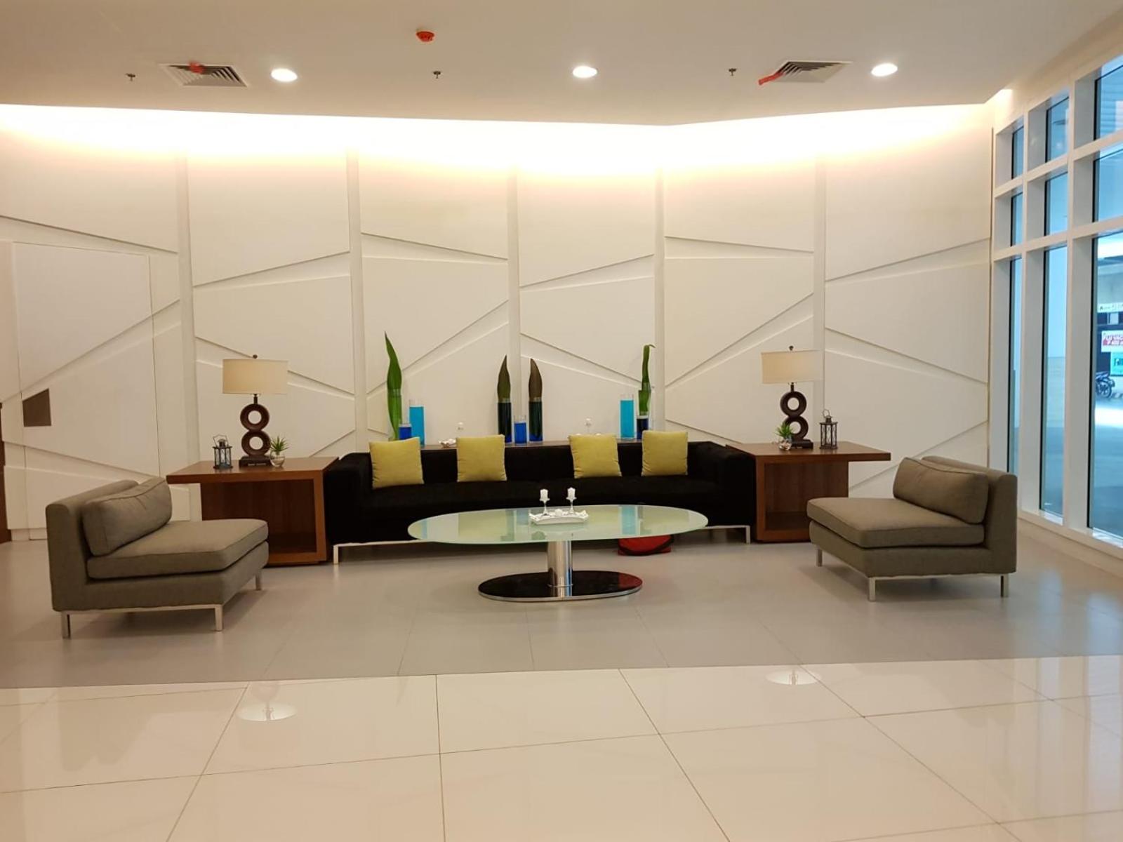 Studio unit at The Beacon Makati near Greenbelt view 4