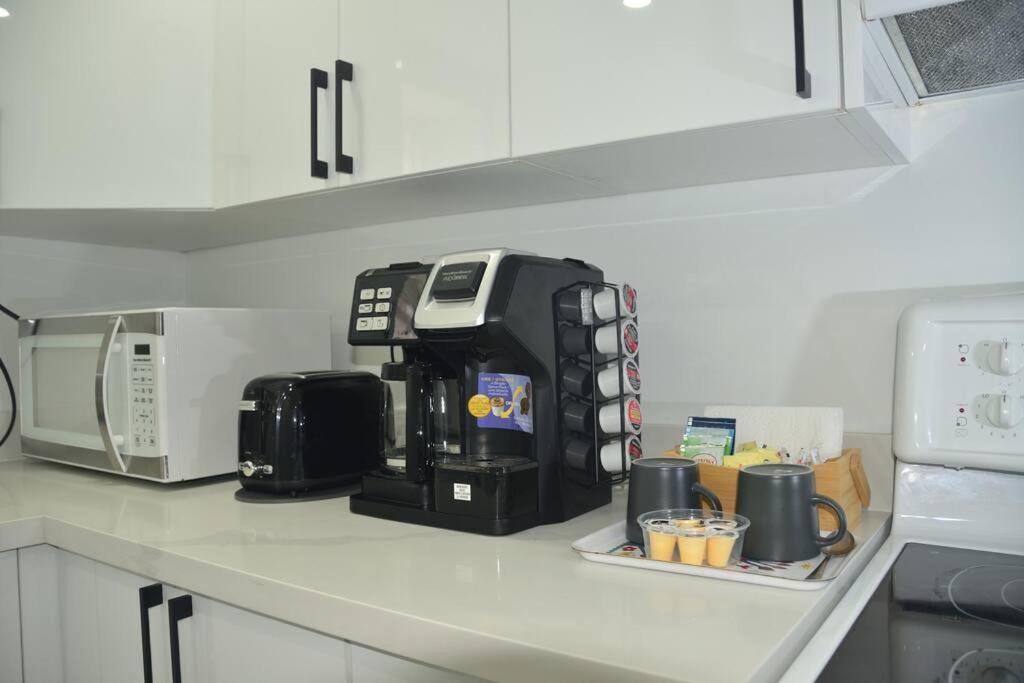 Entire Basement - 5 Guests 2 Bedrooms 3 Beds